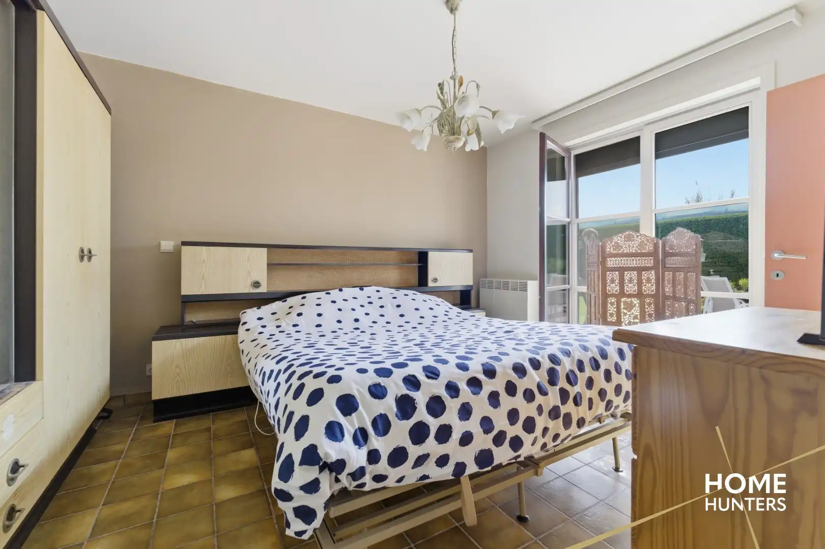 Instapklare villa met 5 slaapkamers, een ruime garage en een prachtige tuin te Dikkebus foto 17