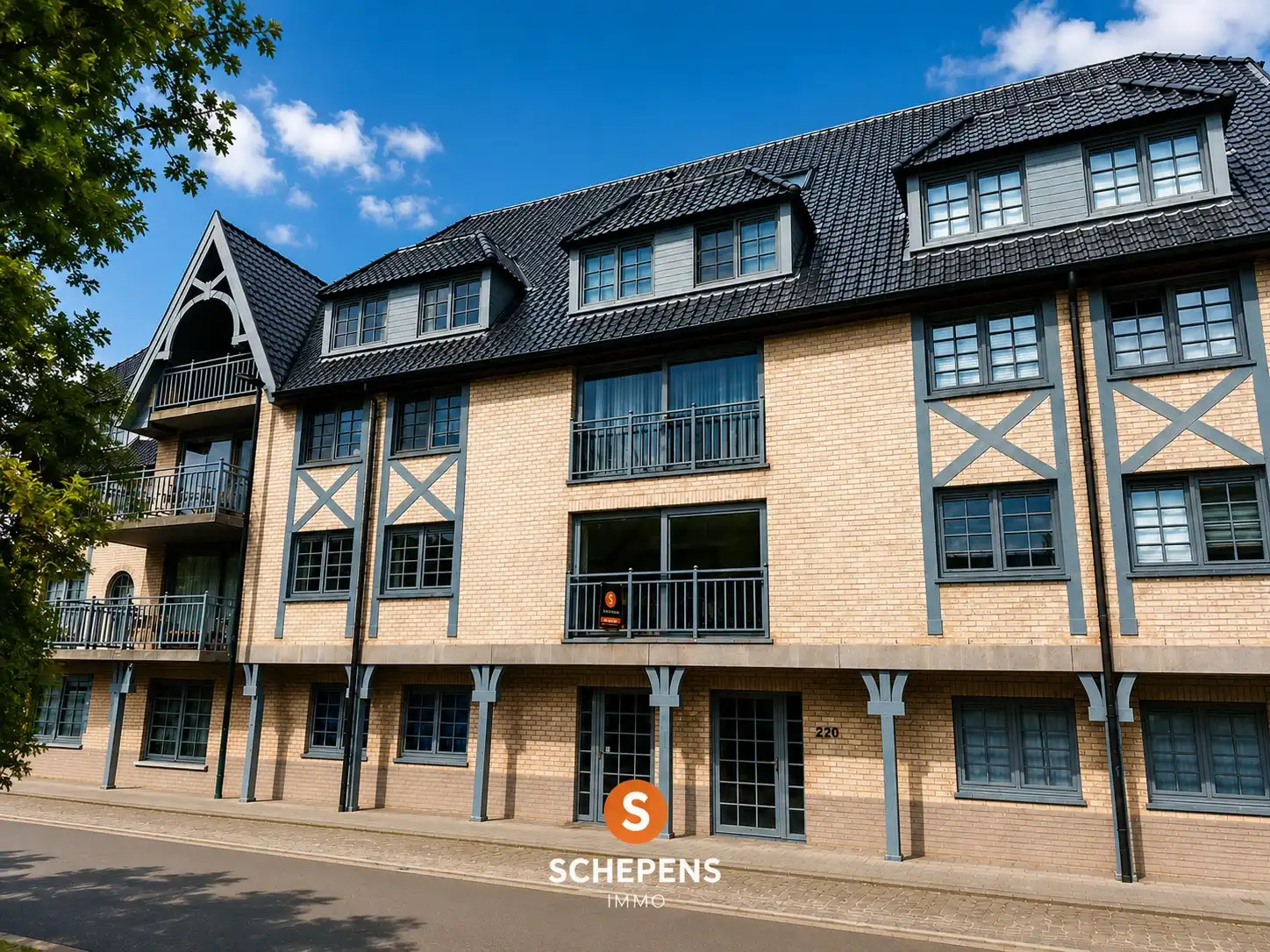 Lichtrijk appartement op wandelafstand van winkels en openbaar vervoer. foto {{pictureIndex}}