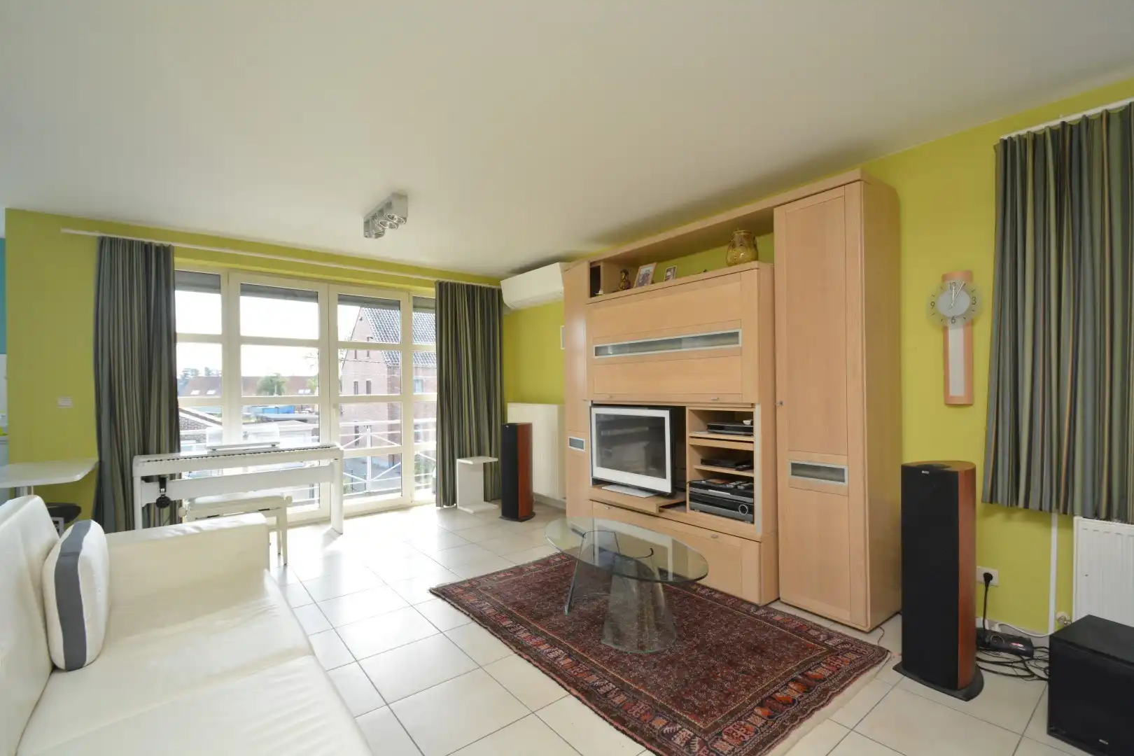 INSTAPKLAAR APP 1e vd  MET GARAGE TE HULSHOUT	 foto 2