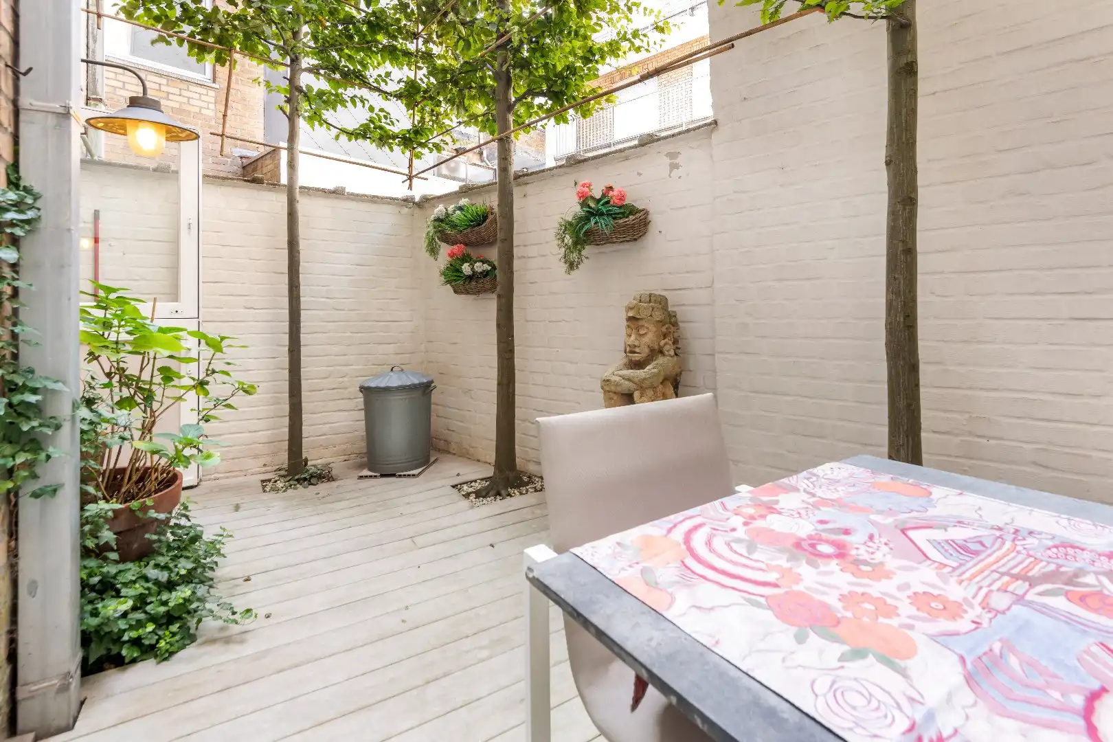 Totaal vernieuwd app. met ruim terras, zeer rustig gelegen vlakbij de Zoutelaan. foto 6