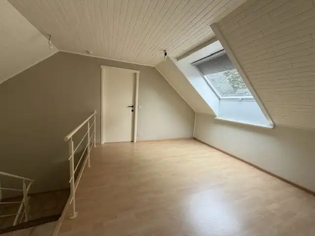 Eengezinswoning met 2 slaapkamers, garage, terras en tuin foto 11