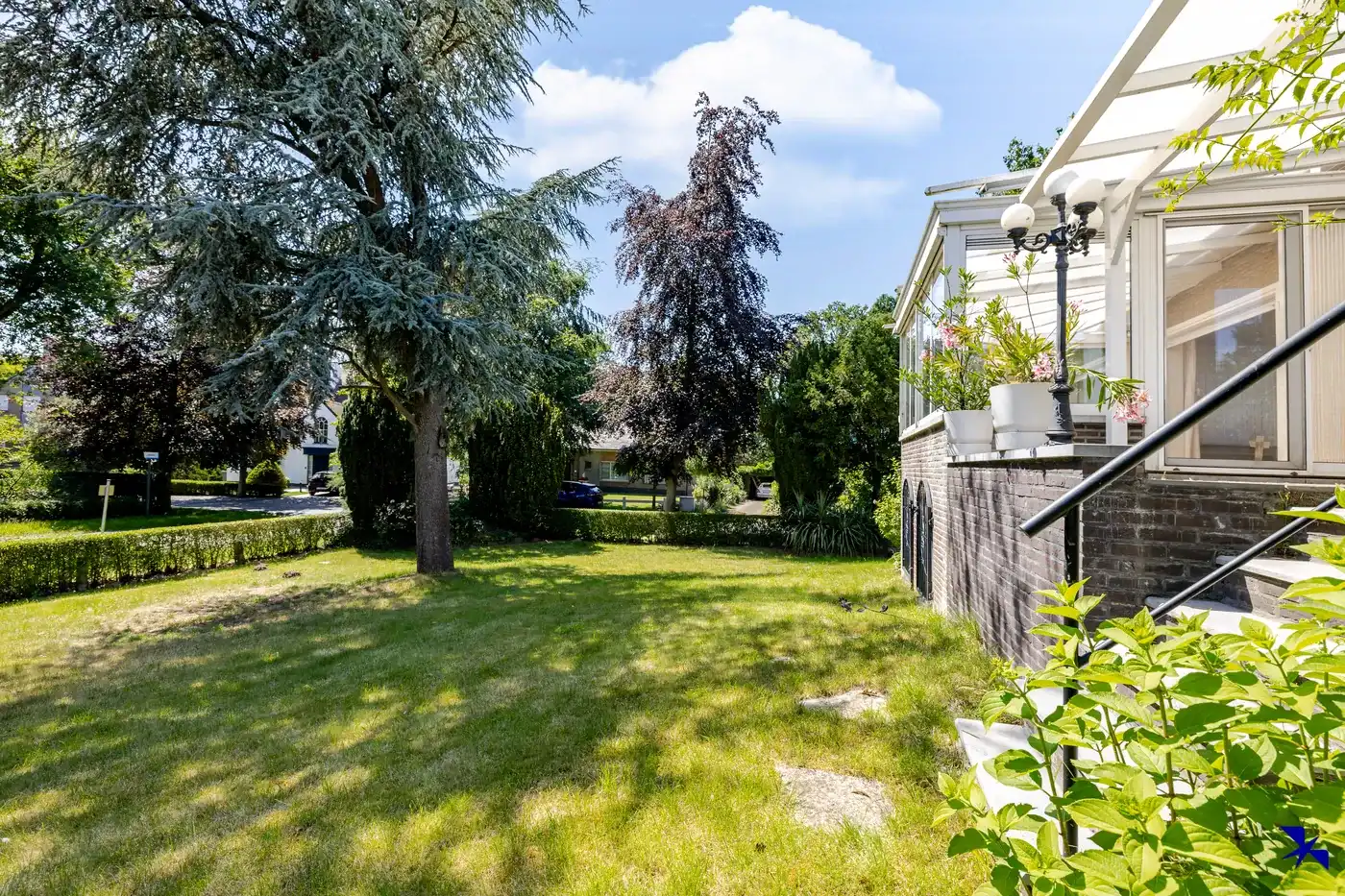 Karaktervolle villa met 5 slpks, dubbele garage en tuin foto 7