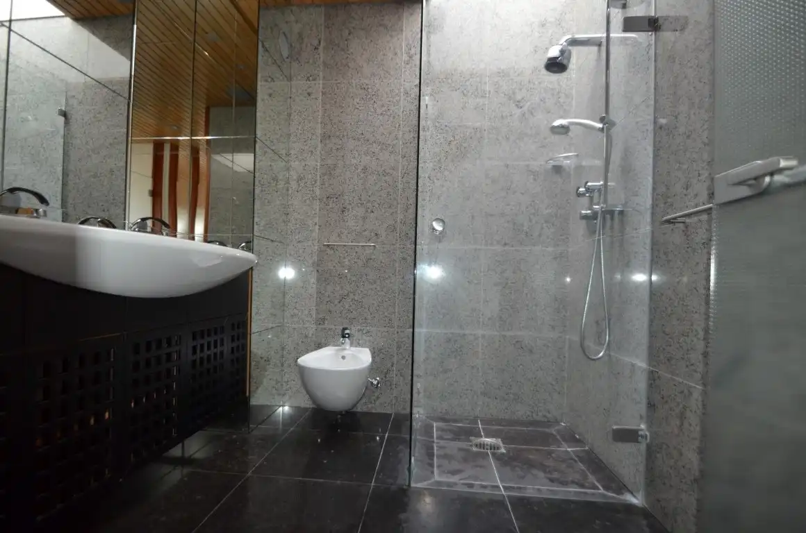 Modern dakappartement met 2 slpks en garage foto 13