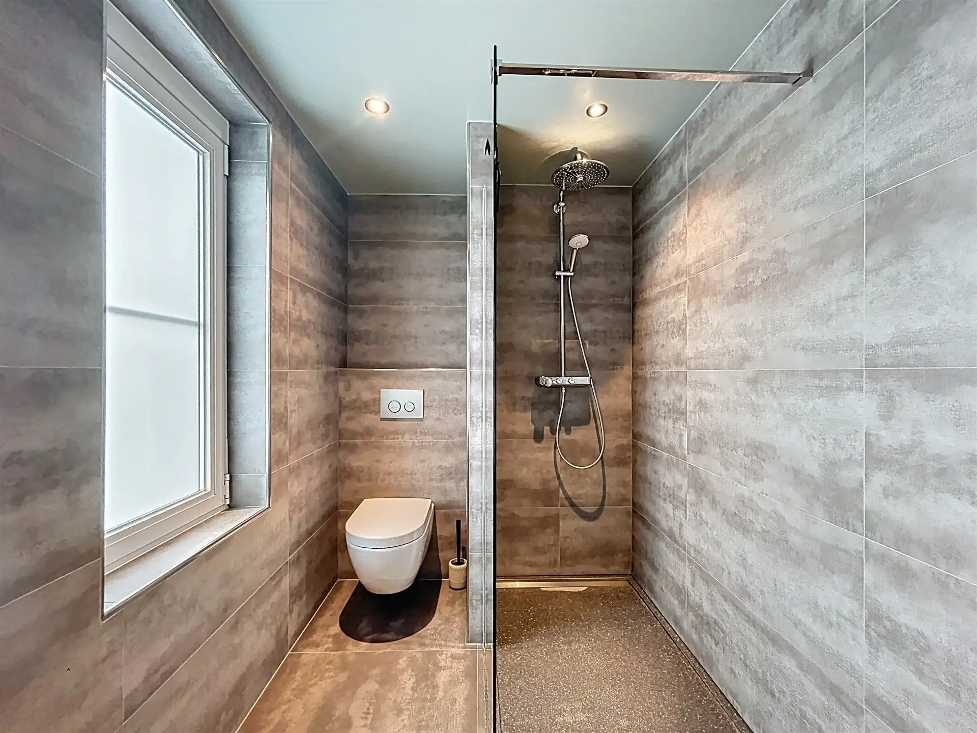 Ruime Gezinswoning met 4 Slaapkamers in De Klinge foto 12