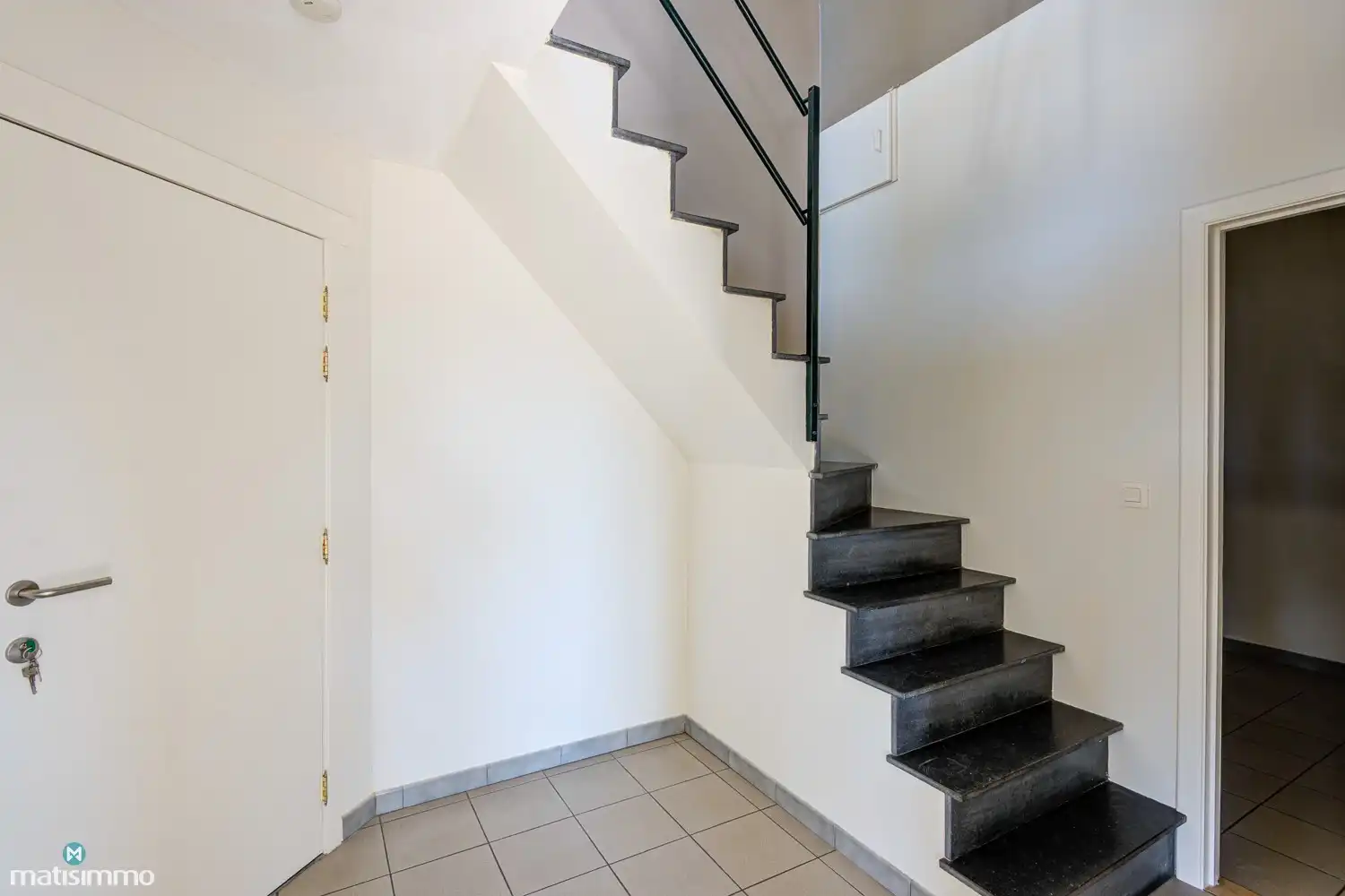 INSTAPKLAAR DUPLEX-APPARTEMENT MET 2 SLAAPKAMERS EN GARAGE NABIJ HET CENTRUM VAN BILZEN foto 10