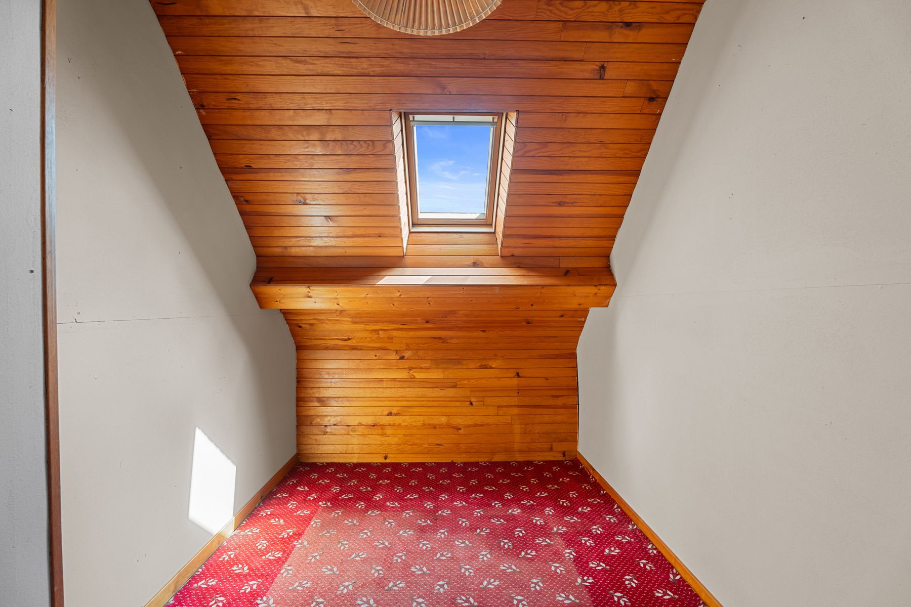 Woning met veel potentieel in Oostrozebeke foto 6
