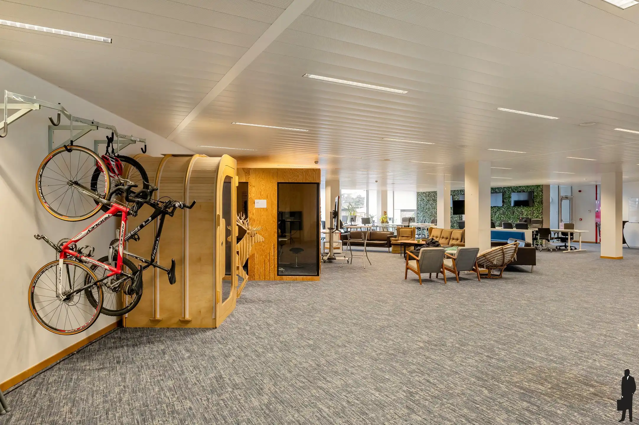 4 gerenoveerde kantoorruimtes (geheel of gedeeltelijk te huren) in een karaktervolle geklasseerde herenwoning met uitstekende bereikbaarheid en ruime parkeervoorzieningen. foto 12