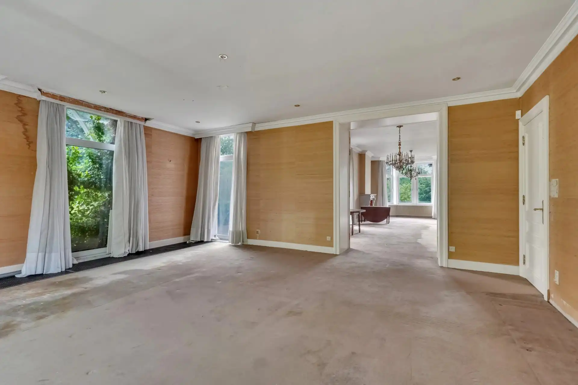 Statig landhuis in klassieke stijl met Wirtz-tuin foto 9