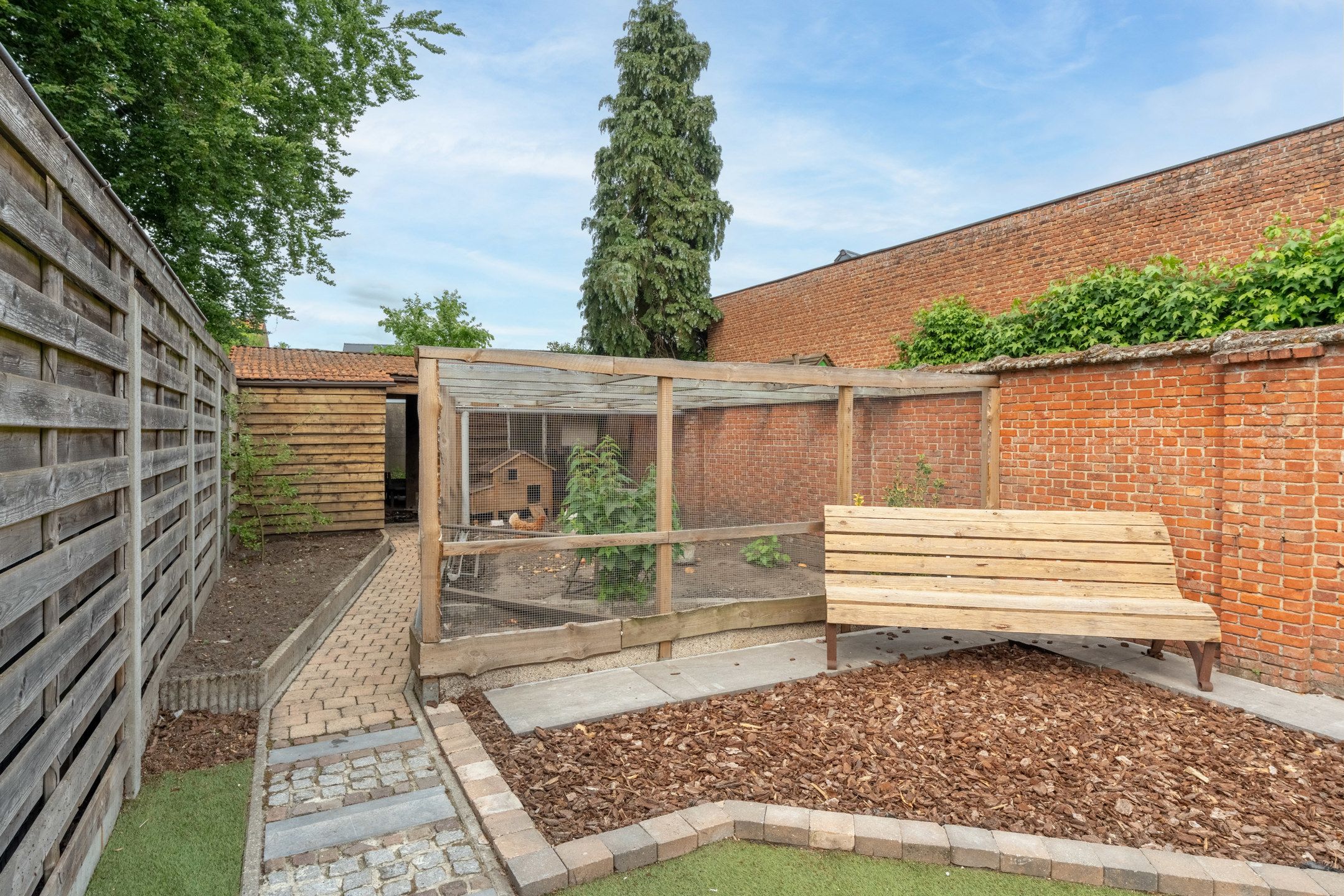 Instapklare gezinswoning met 3 slpk's en tuin te Turnhout. foto 19