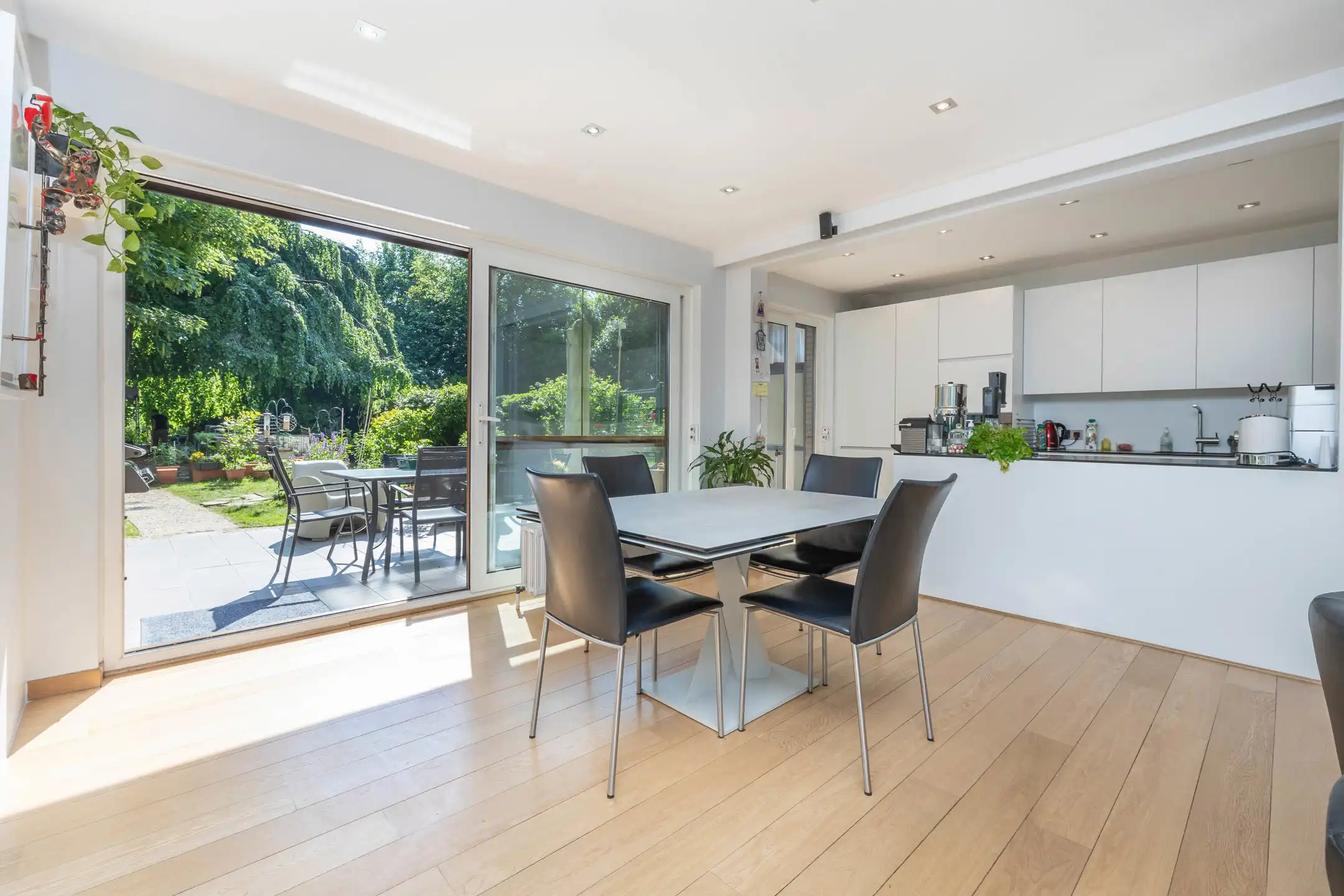 LIJFRENTE - Appartement met 1 slaapkamer + prachtige tuin foto 5