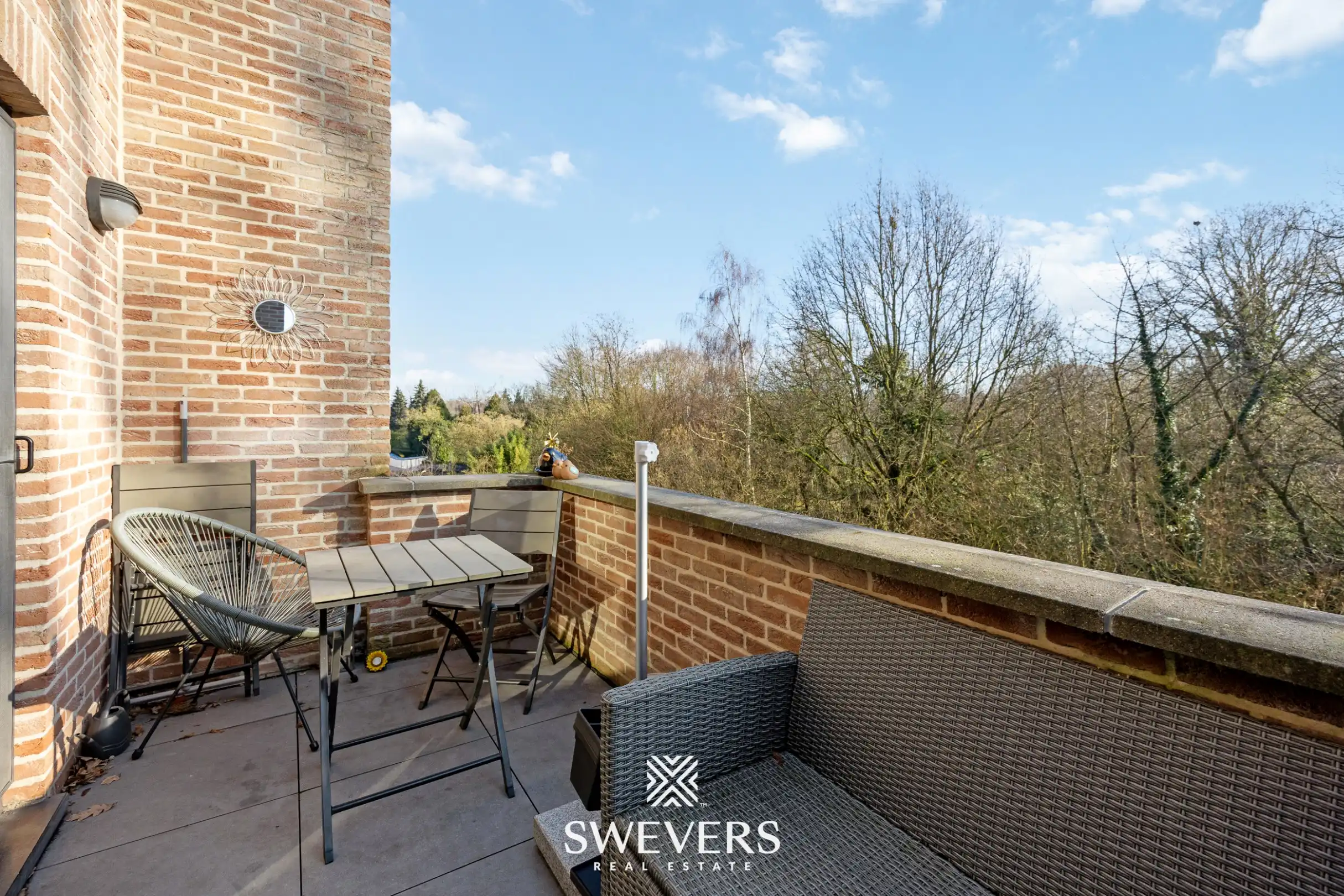 Instapklare duplex met zonnig terras en groen uitzicht in Genk foto 18