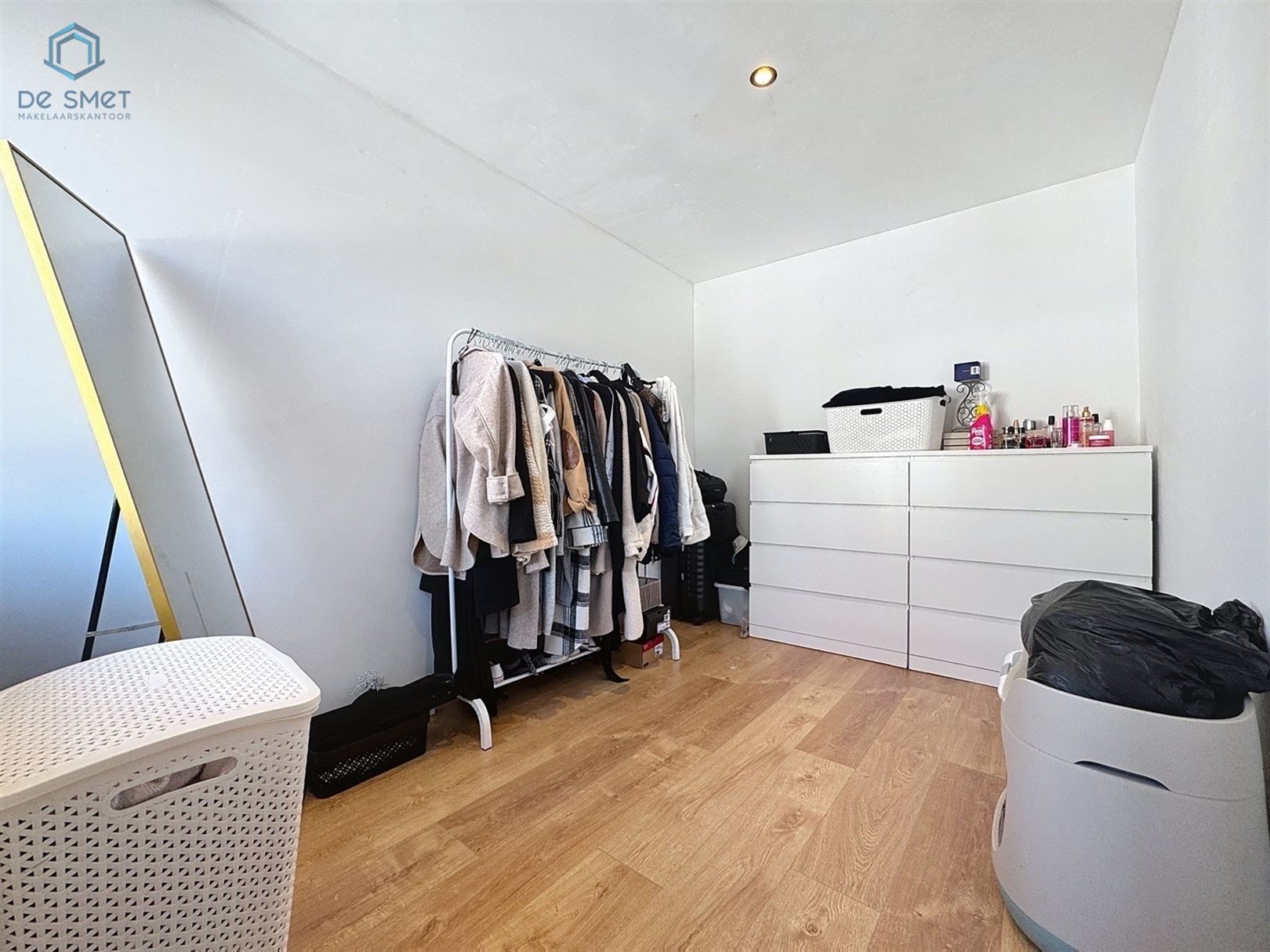 Grotendeels gerenoveerde woning met 3 slks foto 13