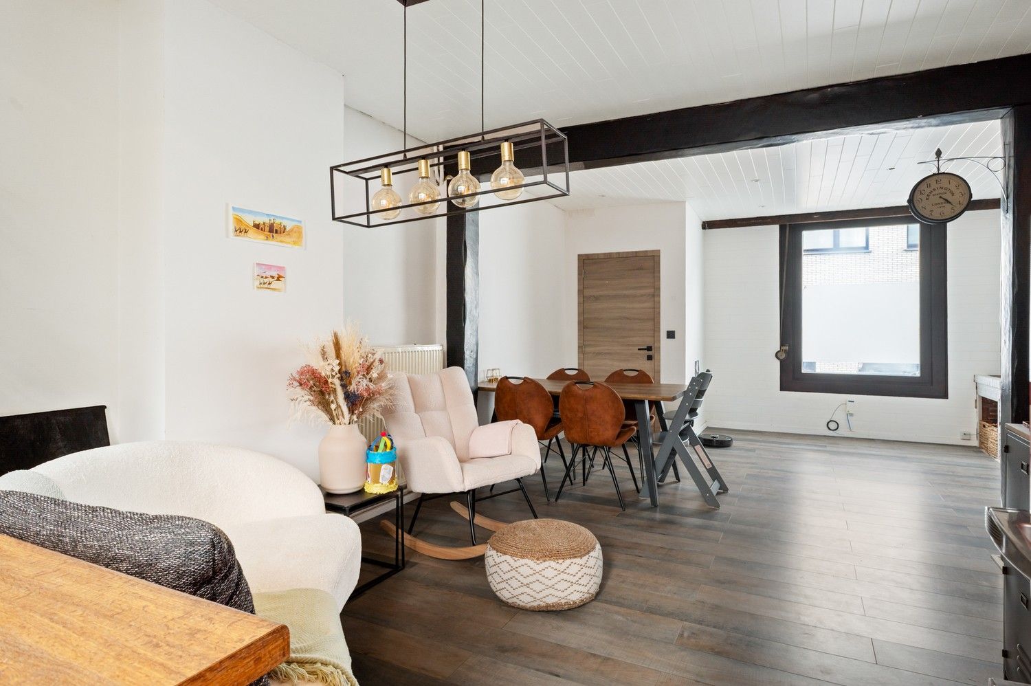 Toffe woning met zonnige tuin in het gezellige Ranst! foto 2