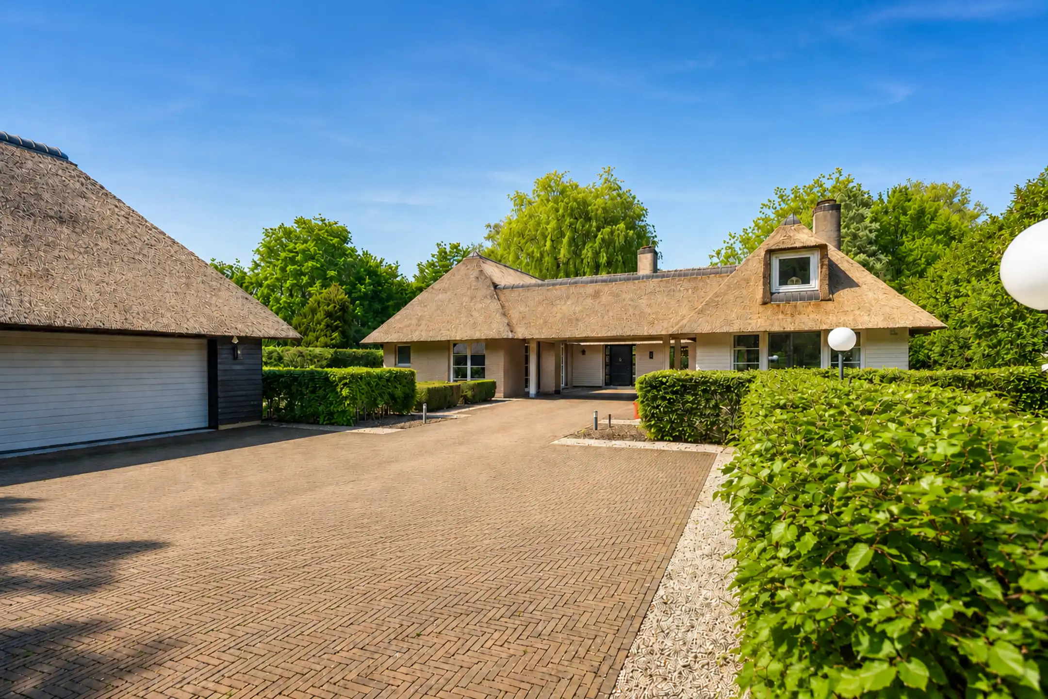 Unieke villa – Exclusief Wonen in Privacy en Luxe &nbsp; foto {{pictureIndex}}