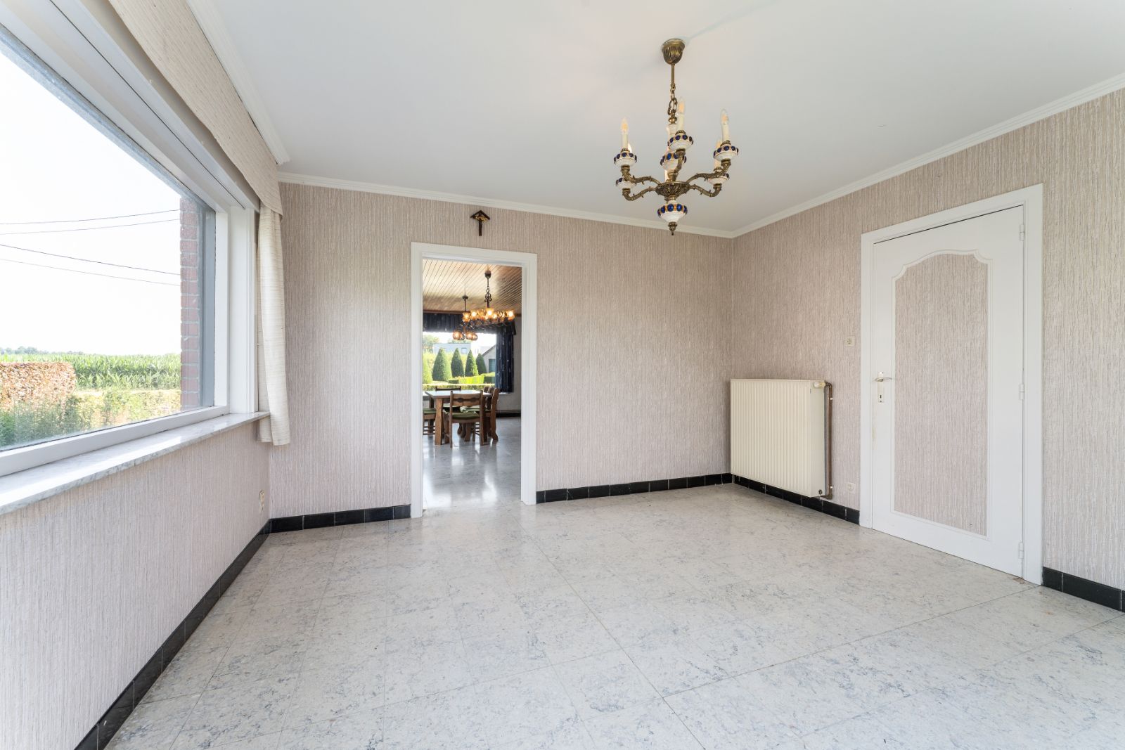 Ruime gezinswoning op 737 m² met 6 slaapkamers! foto 5