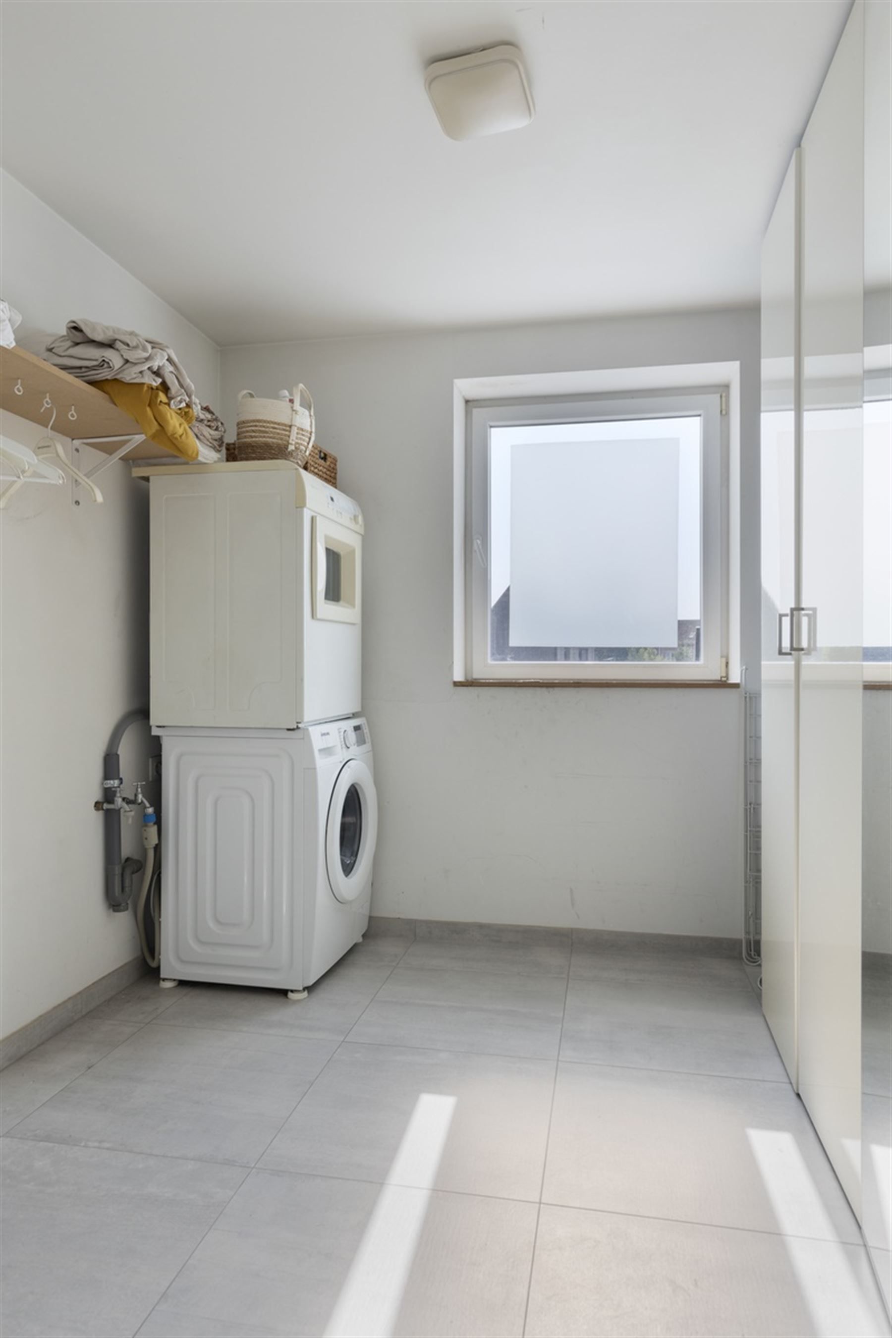 Zeer recente nieuwbouwwoning met garage en 4 slaapkamers foto 18