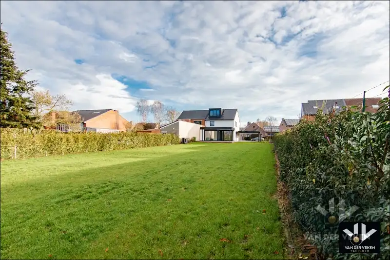 TOTAAL VERNIEUWDE WONING - ENKEL NOG AFWERKEN NAAR EIGEN SMAAK EN INZICHT foto 17