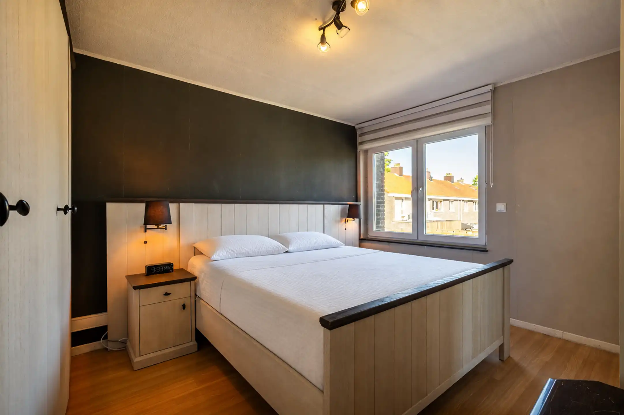 Instapklare gezinswoning met 3 slaapkamers en garage foto 14