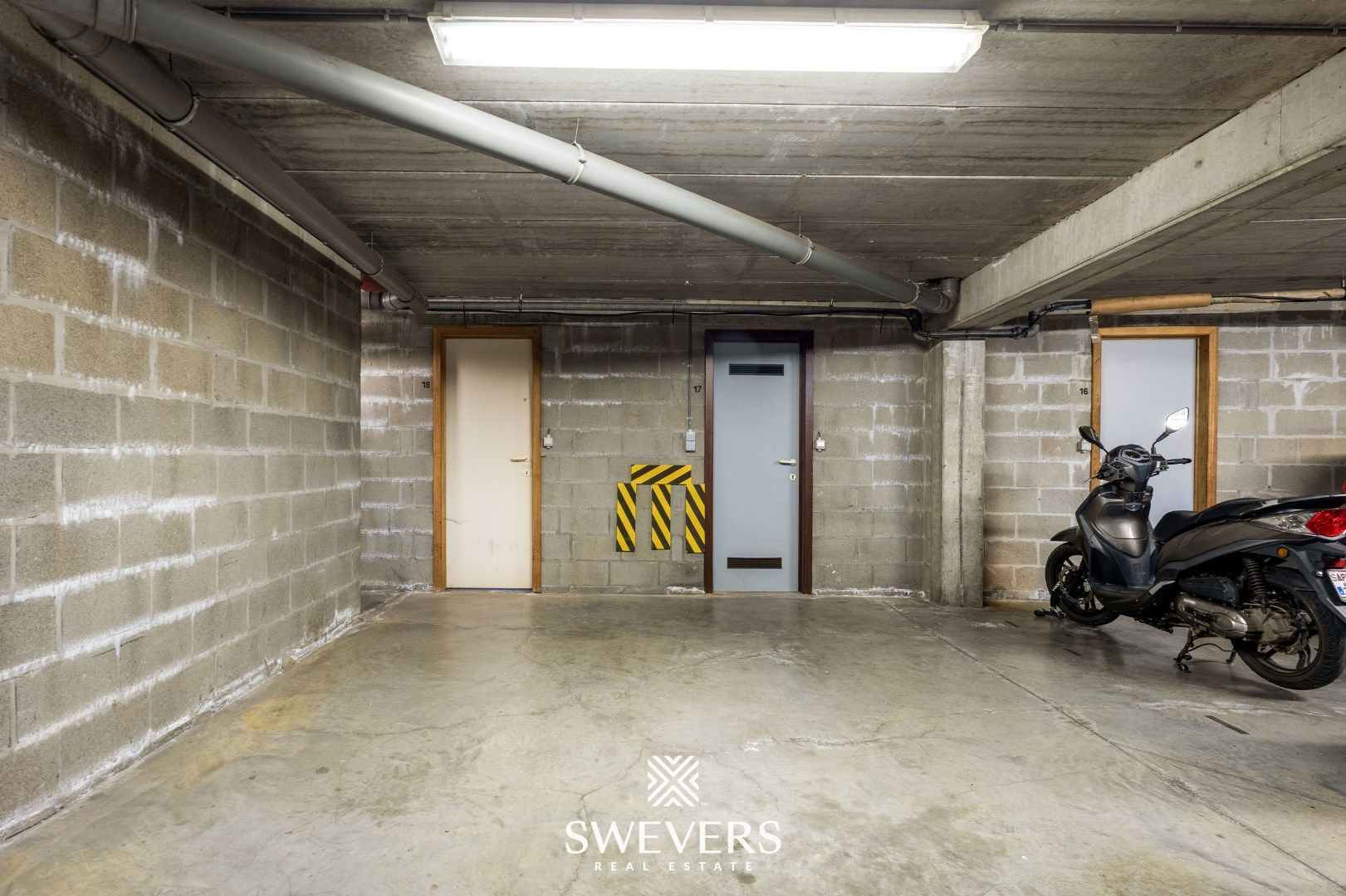 Comfortabel wonen met ruim Terras, 2 Slaapkamers, parkeerkelder & berging foto 29