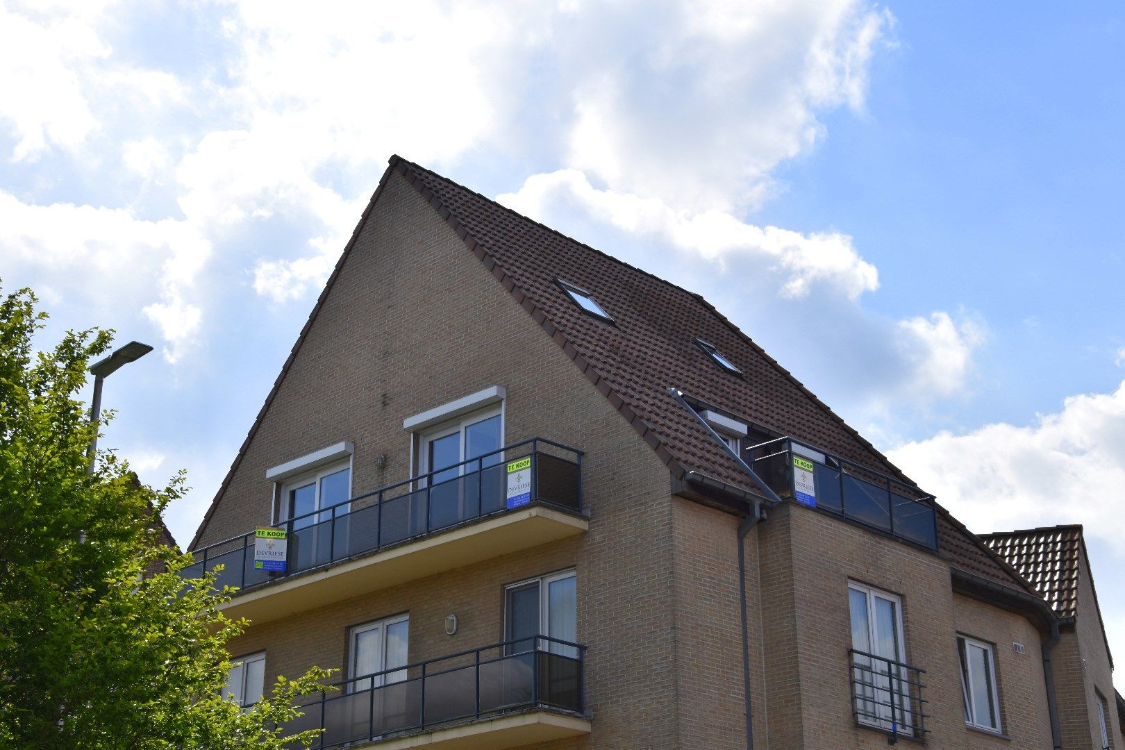 Dakappartement met 3 slaapkamers te koop in hartje Gullegem foto 1