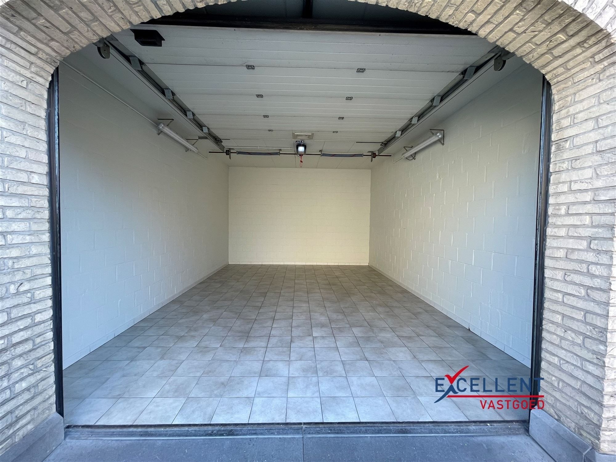 Ruim 2-slaapkamer appartement te huur nabij de Markt van Deinze foto 8