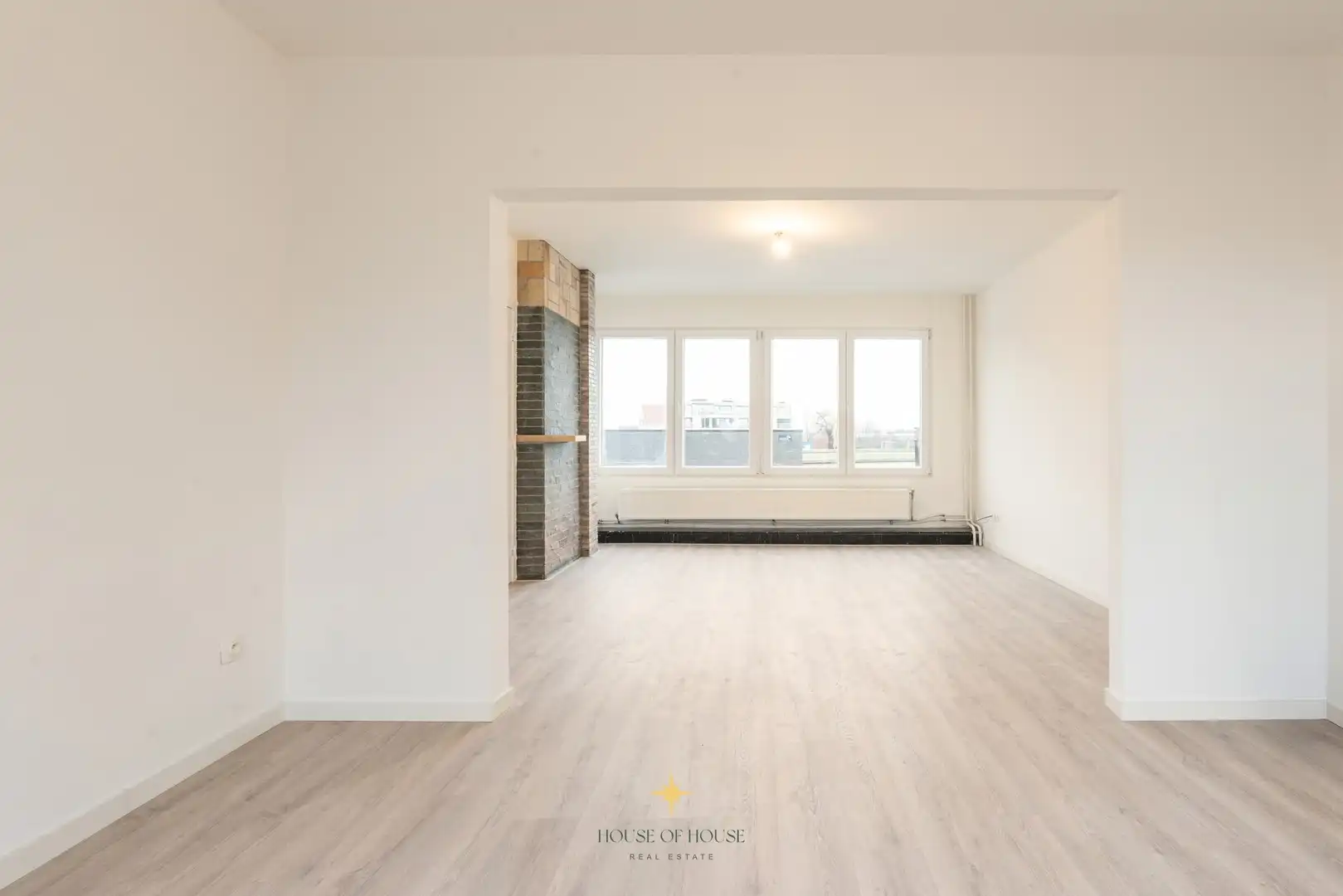 Gerenoveerde bel-étage met 3 slaapkamers en ruime garage foto 2