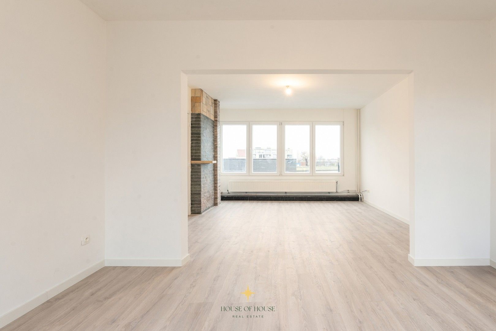 Gerenoveerde bel-étage met 3 slaapkamers en ruime garage foto 2