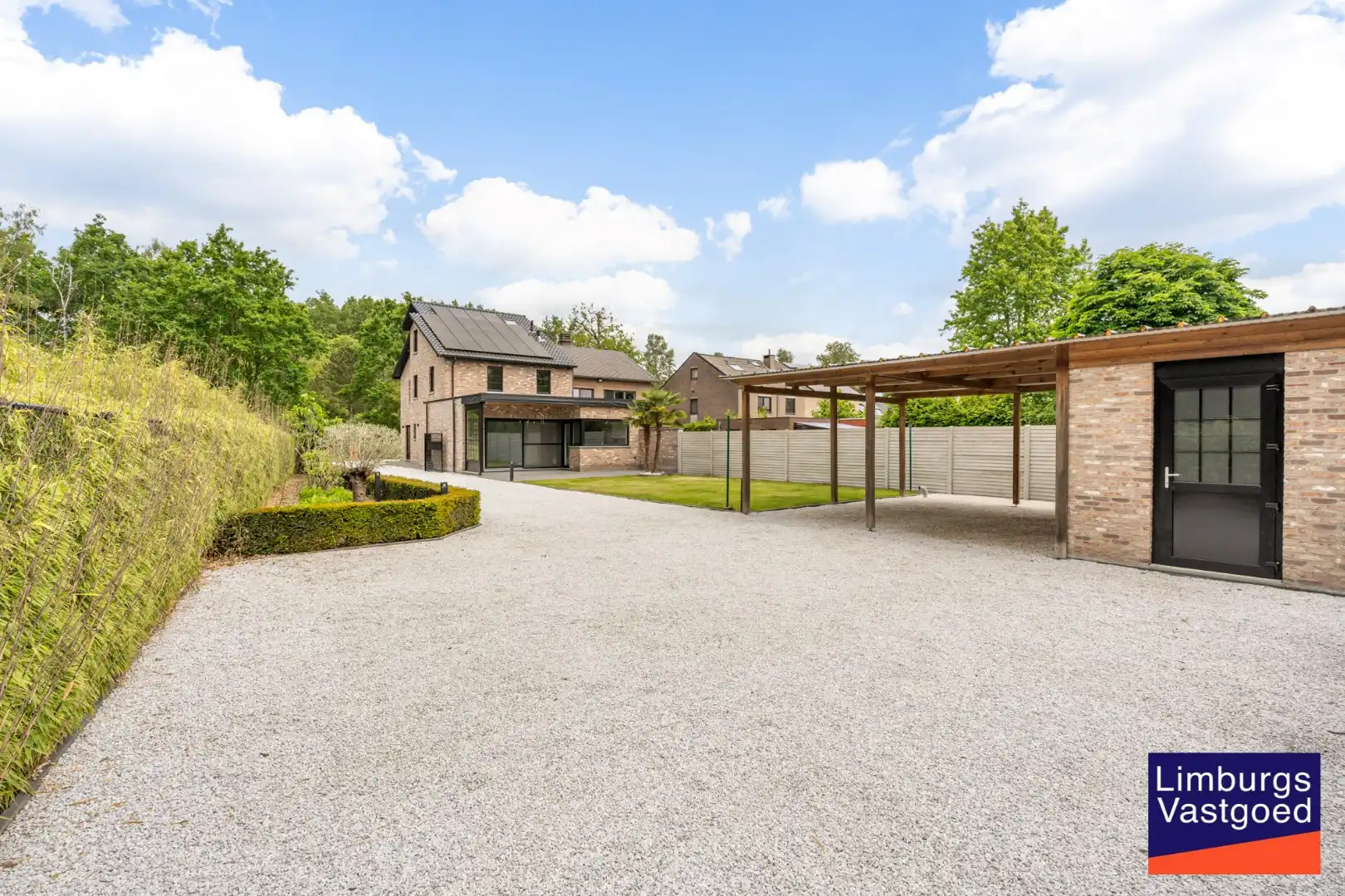 Exclusieve gezinswoning, 283m², 5 slpk, praktijkruimte op toplocatie foto 36