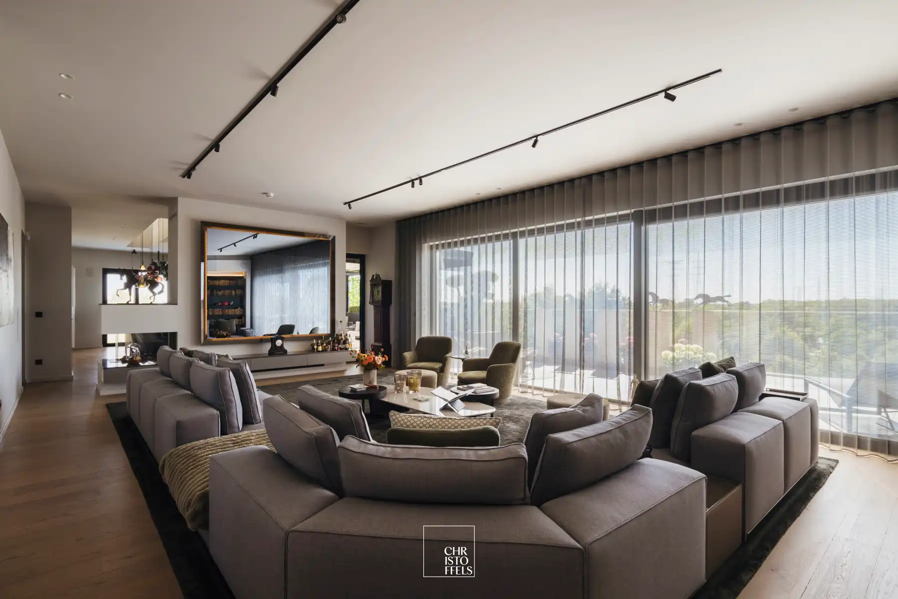 The Penthouse 250 m² ultra high-end woonruimte  89 m² terras met plunge pool foto 2