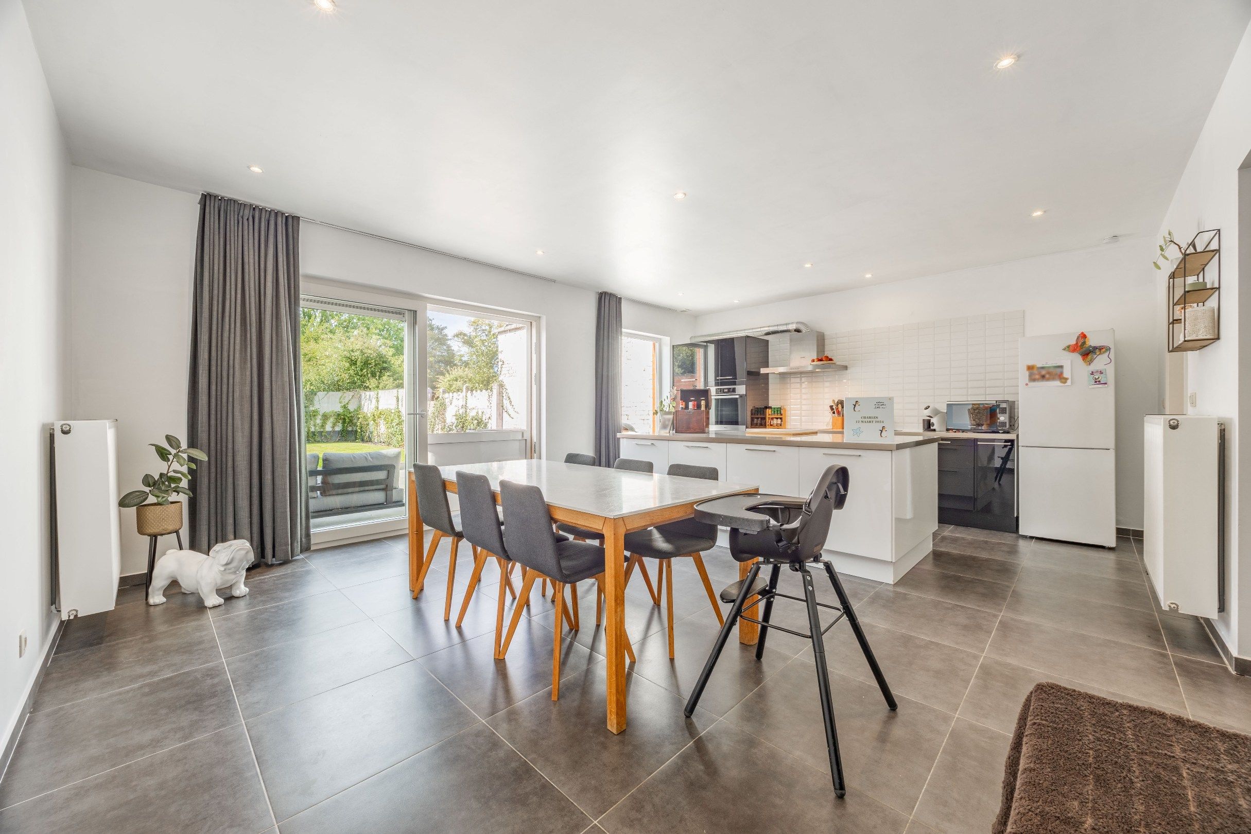INSTAPKLARE GEZINSWONING MET GARAGE  foto 9