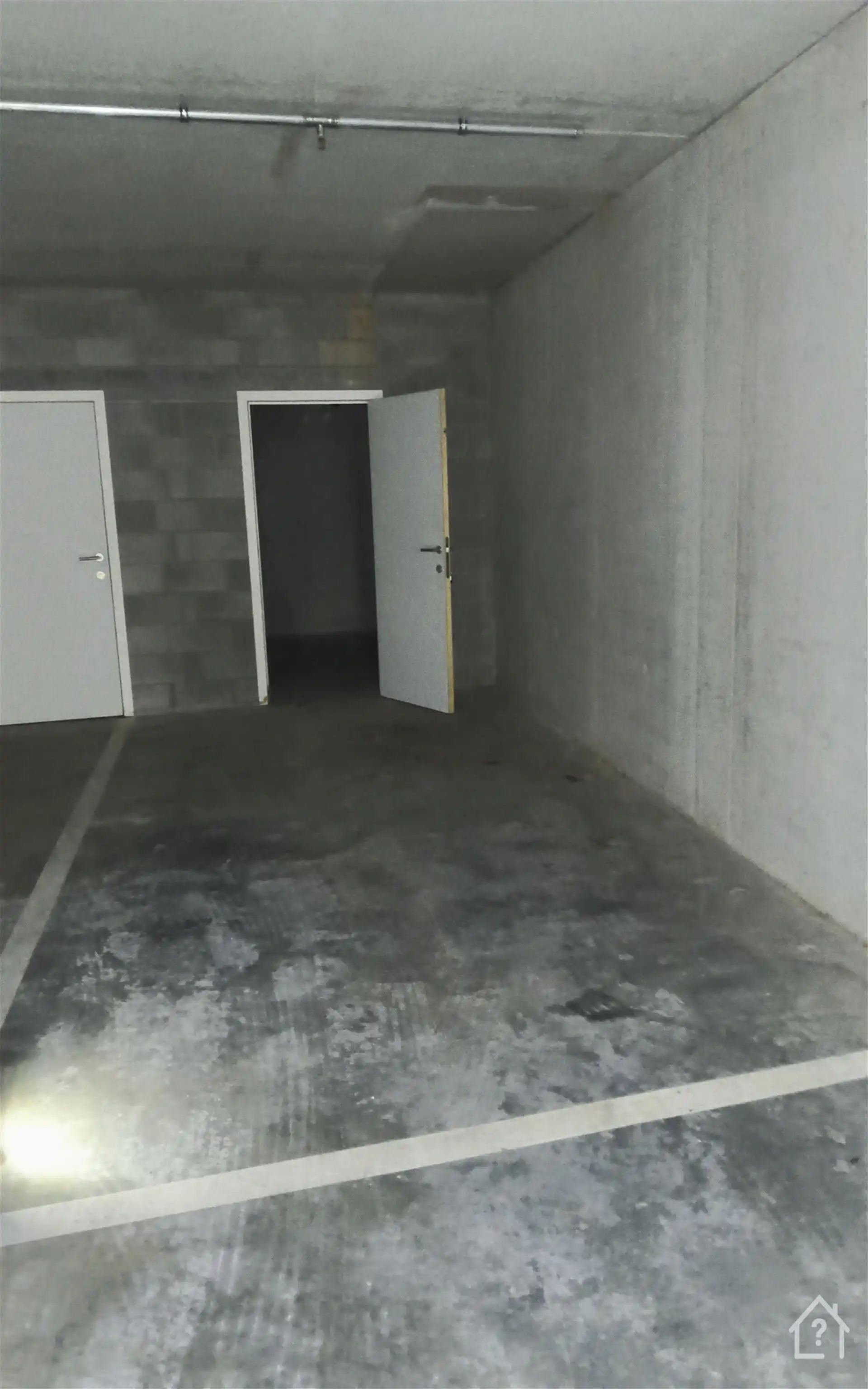 ruime ondergrondse autostaanplaats met aansluitende berging foto 4