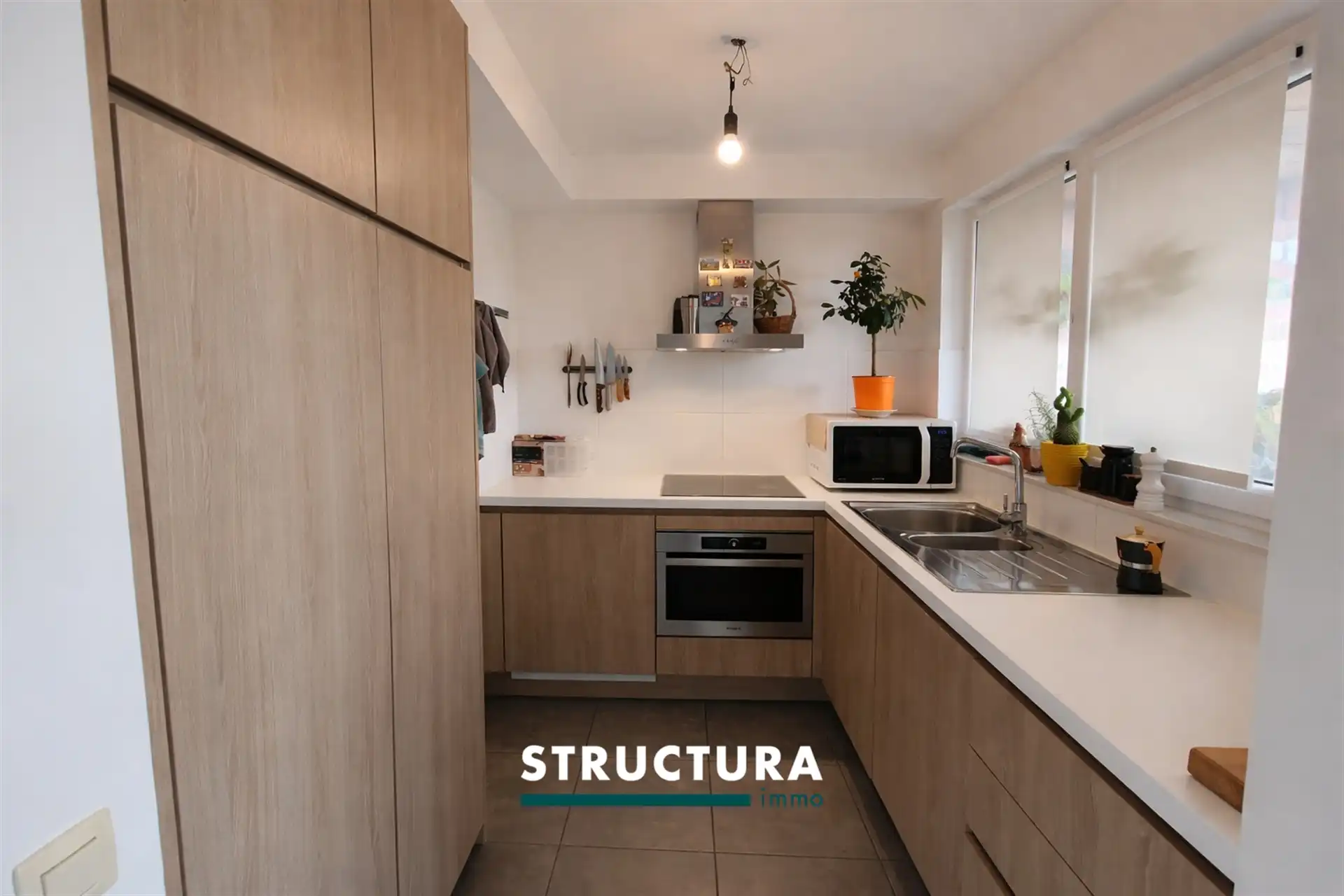 Gerenoveerd appartement op tweede verdiep foto 4