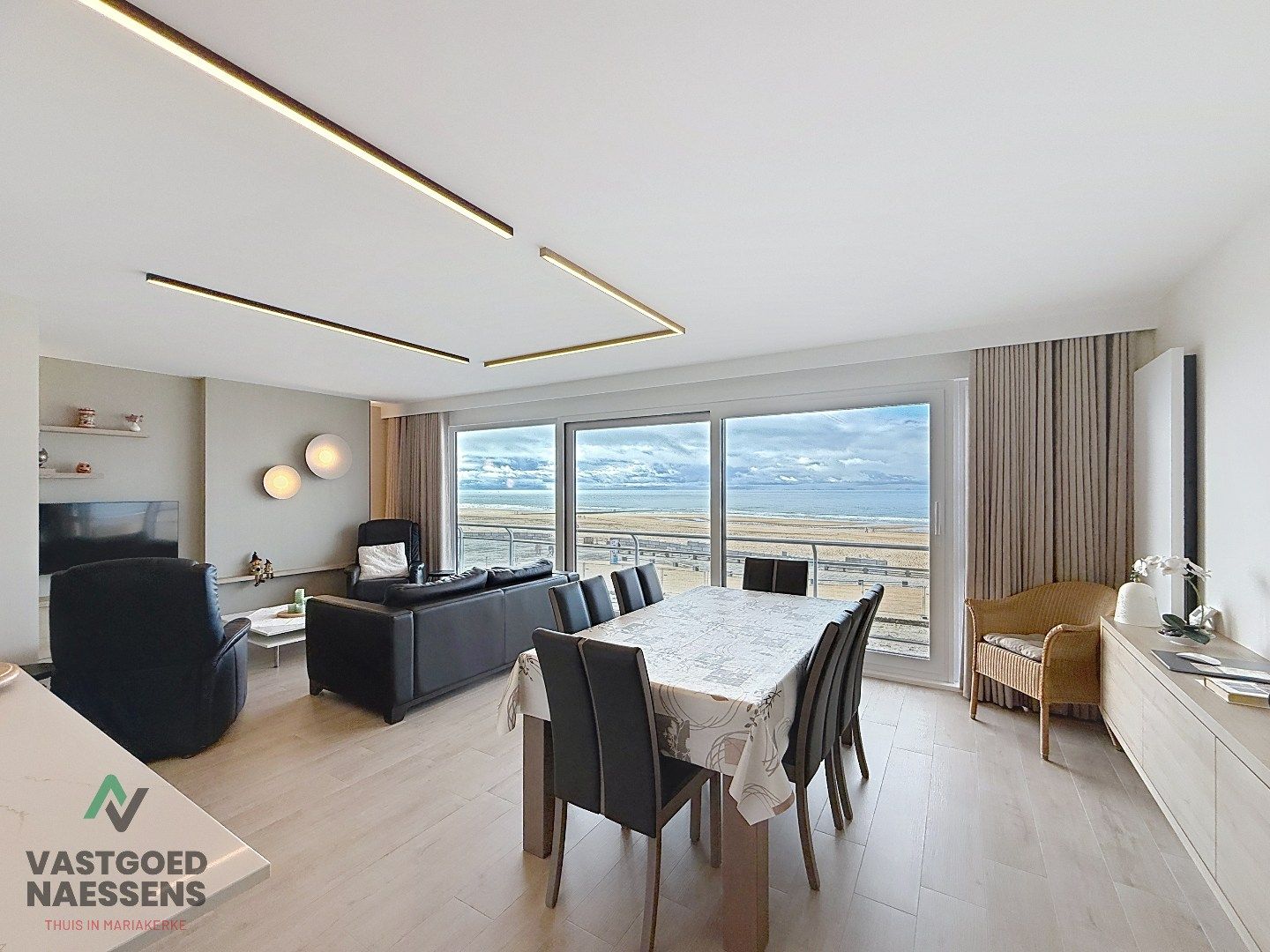 SCHITTEREND VERNIEUWD 3 SLPK APP MET ZICHT OP ZEE EN TERRAS foto 2