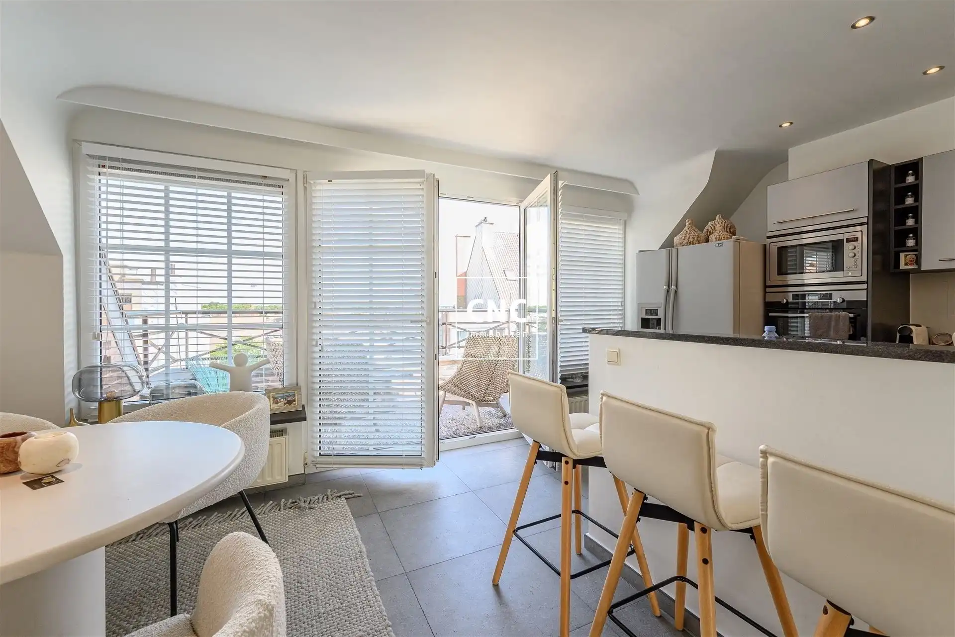 Prachtig instapklaar duplexappartement met 2 grote terrassen foto 9