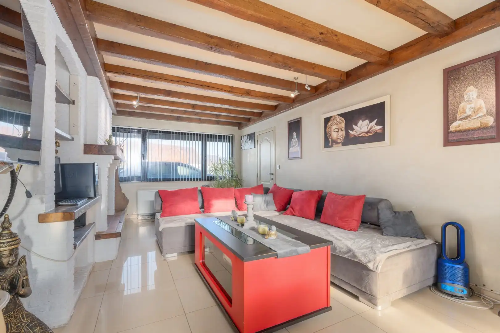 Charmante rijwoning met zonnig terras, wellnessruimte en garagebox in de Vicognewijk foto 4