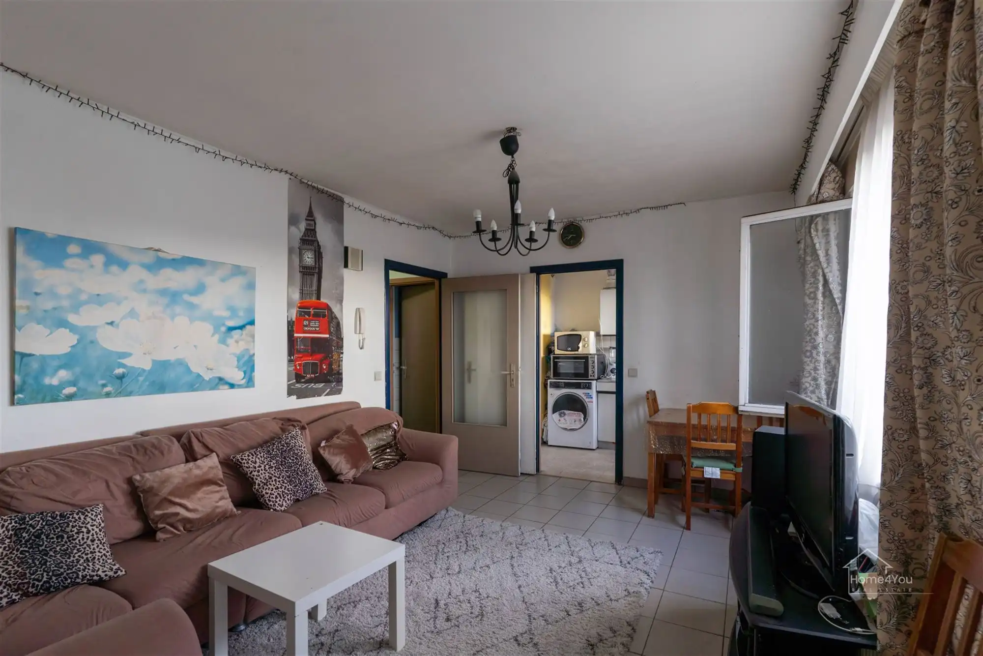 Appartement foto {{pictureIndex}}