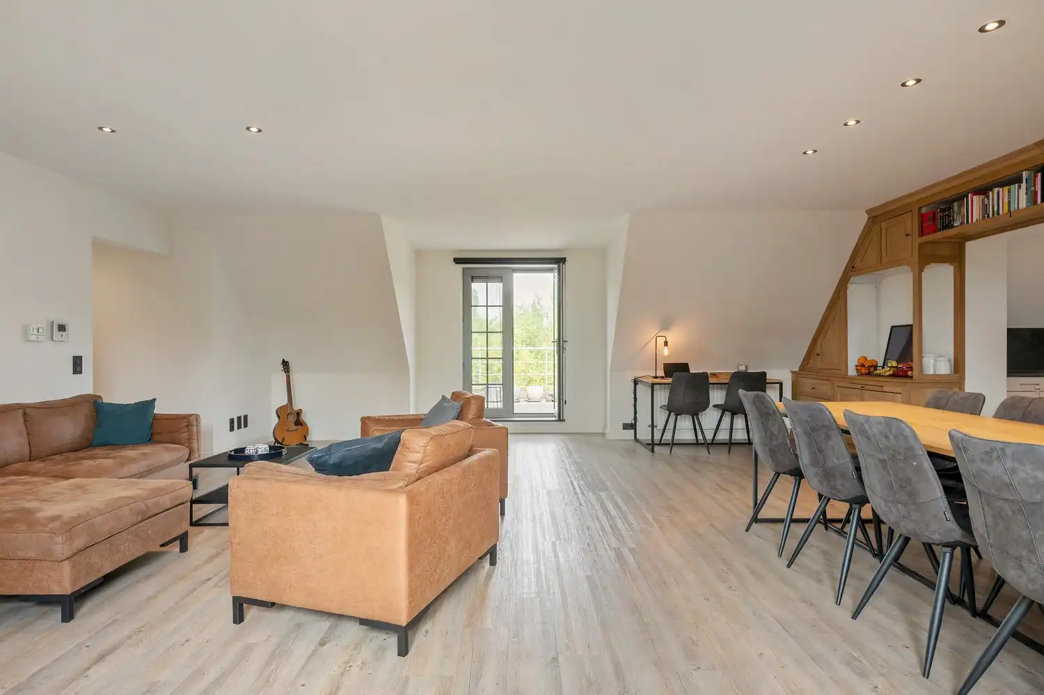 Gunstig gelegen loft met 2 slaapkamers foto 14