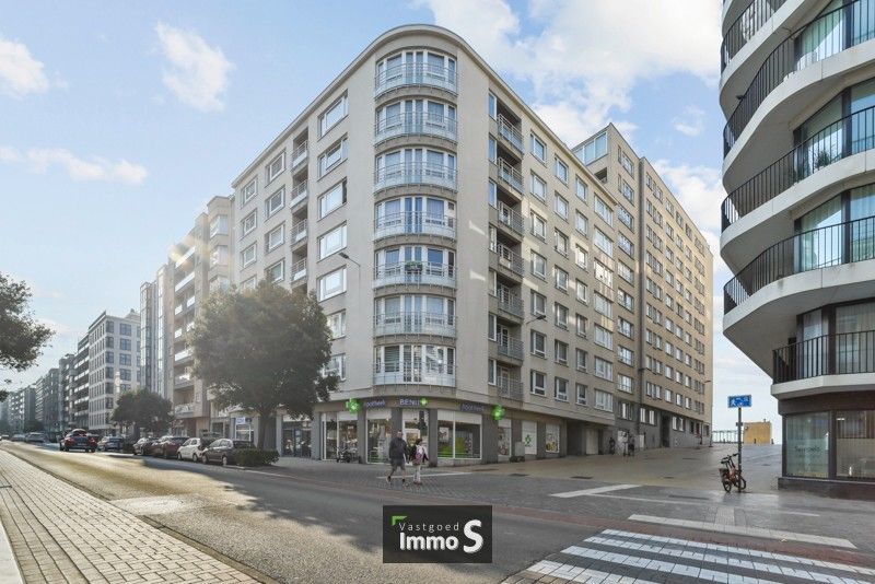 Ruim & lichtrijk appartement met lateraal zeezicht foto 2