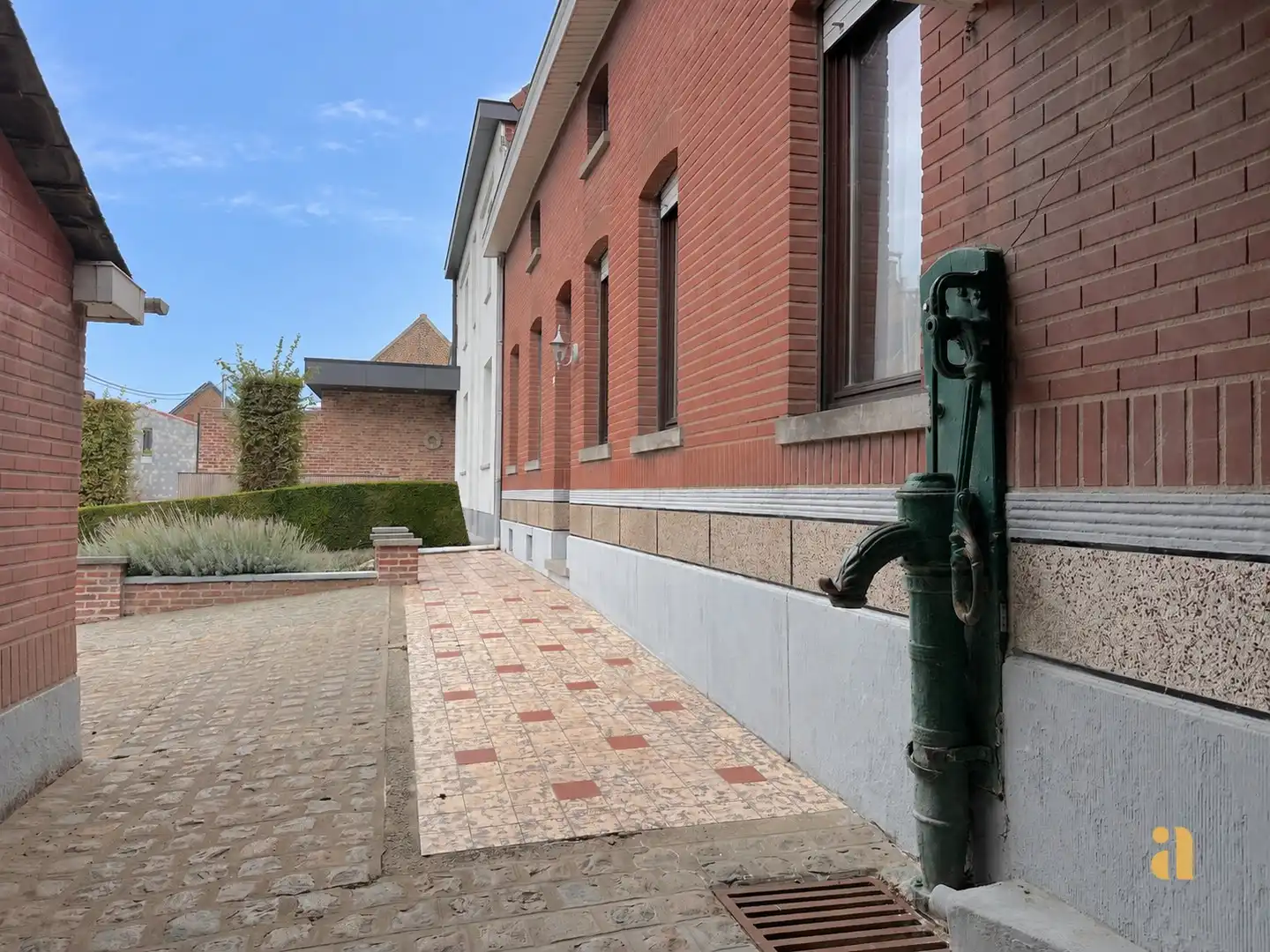 Bouwgrond voor 1 ruime droomwoning of 2 nieuwbouwwoningen foto 8