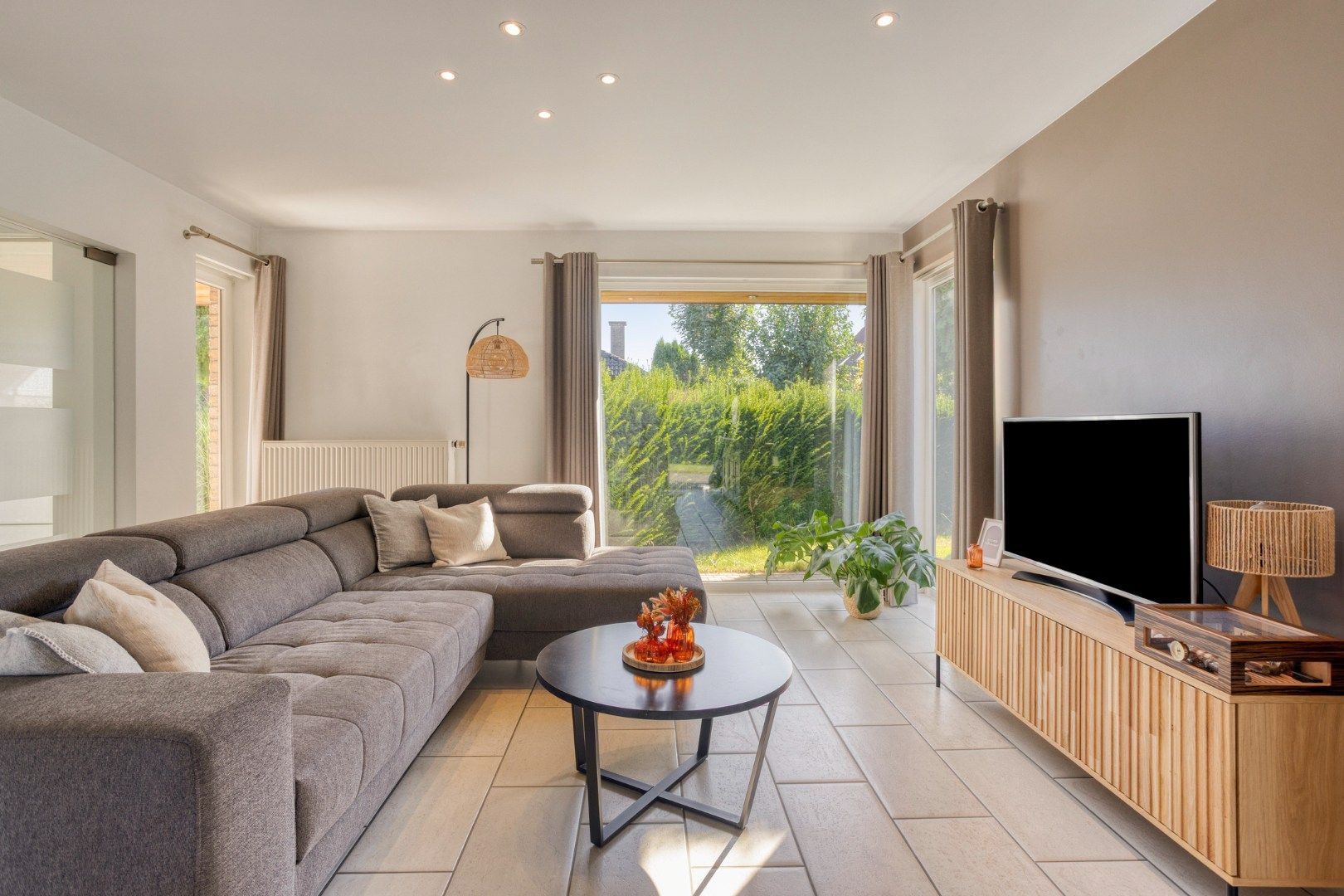 Prachtige open bebouwing met 3 slaapkamers in een rustige buurt! foto 5