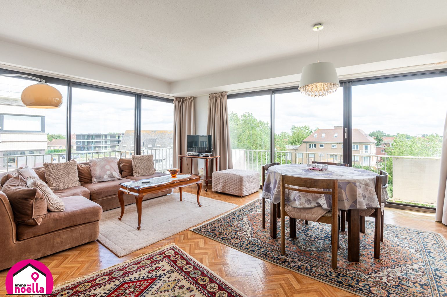TE KOOP RUIM HOEKAPPARTEMENT MET 2 SLAAPKAMERS SINT IDESBALD foto 2