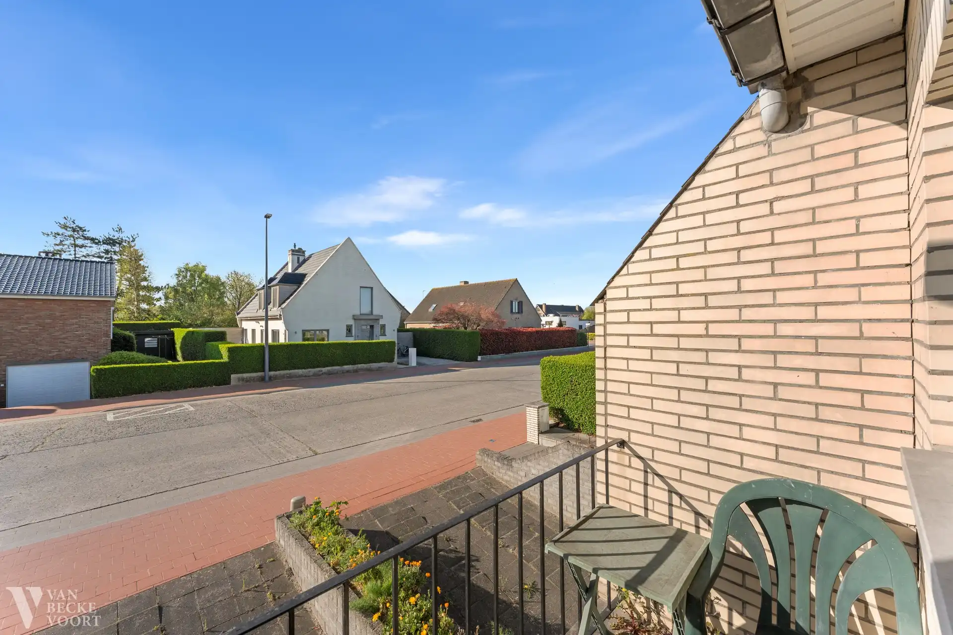 Halfopen woning opgedeeld in 2 units foto 11