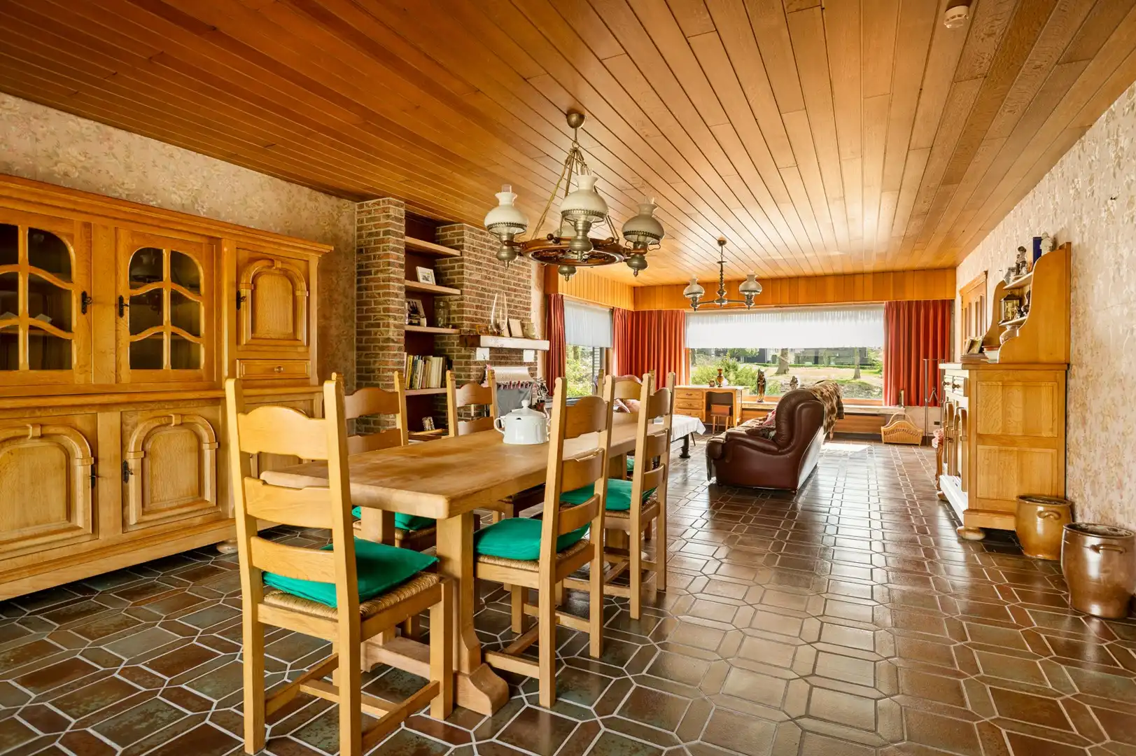 Gelijkvloerse woning met veel potentieel op een ruim perceel nabij het centrum van Herselt! foto 6