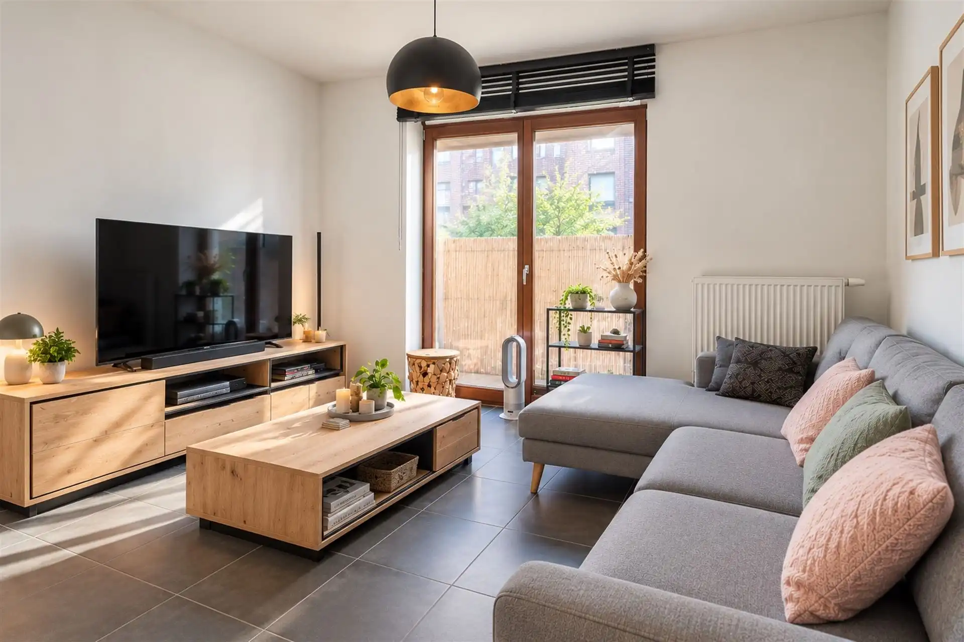 Stijlvol gelijkvloers met terras en tuin in Lier foto 3