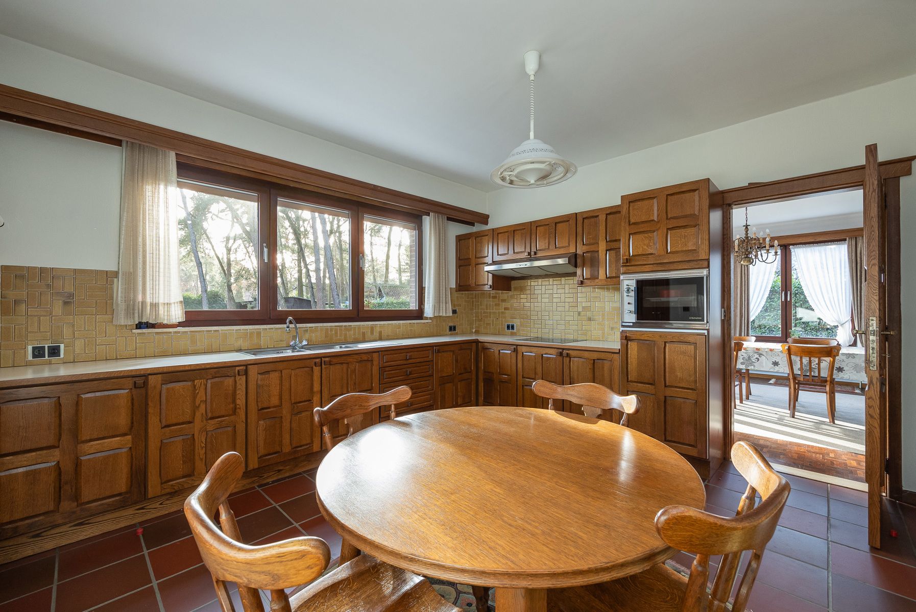 Laagbouwvilla met 3 slaapkamers op perceel grond van 1.831m². Zuidoost georiënteerd.  foto 6