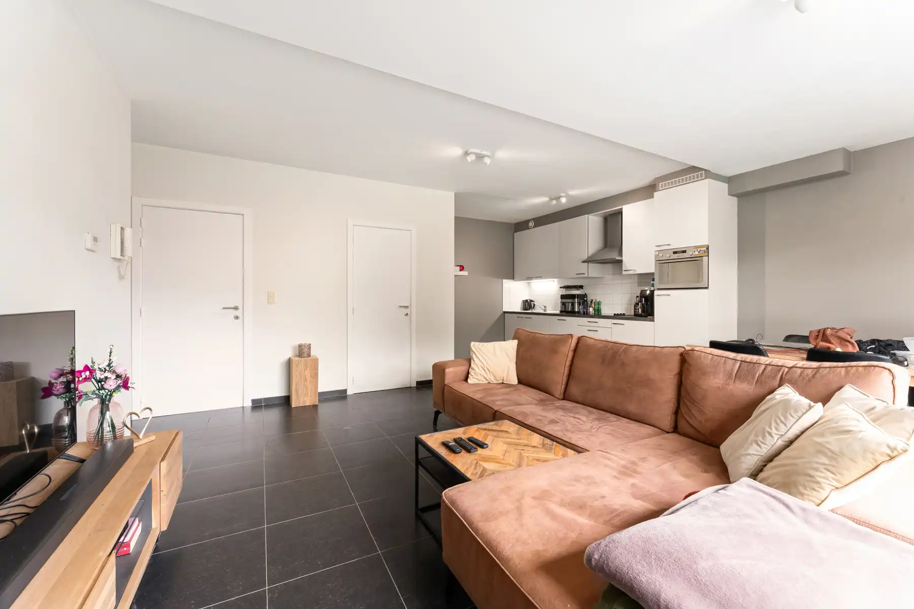 Gelijkvloers appartement met terras en autostaanplaats  foto 7