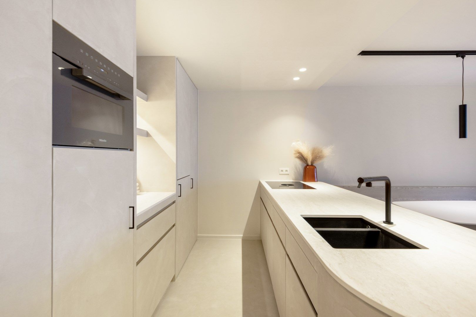  Prachtig, luxueus gerenoveerd appartement vlakbij strand en het Lichttorenplein.  foto 7