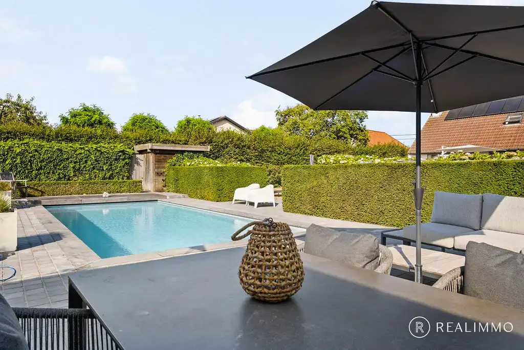 Tijdloze duurzame villa op 1.892m² met zwembad! foto 19