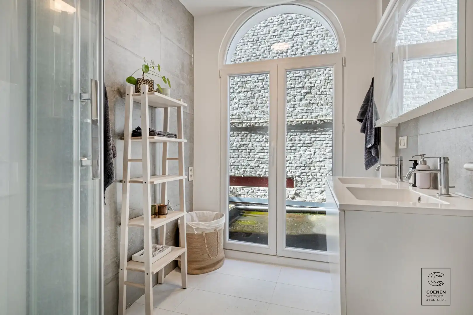 Instapklaar appartement met 2 slaapkamers en balkon op topligging in Lier! foto 10