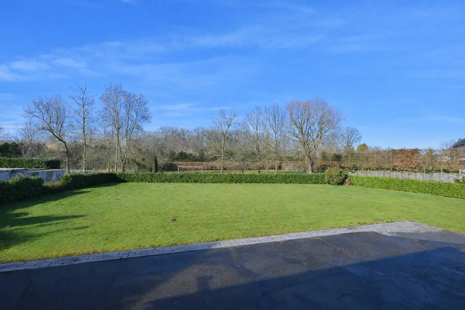 Veelzijdige eigendom op strategische locatie nabij Maastricht foto 7